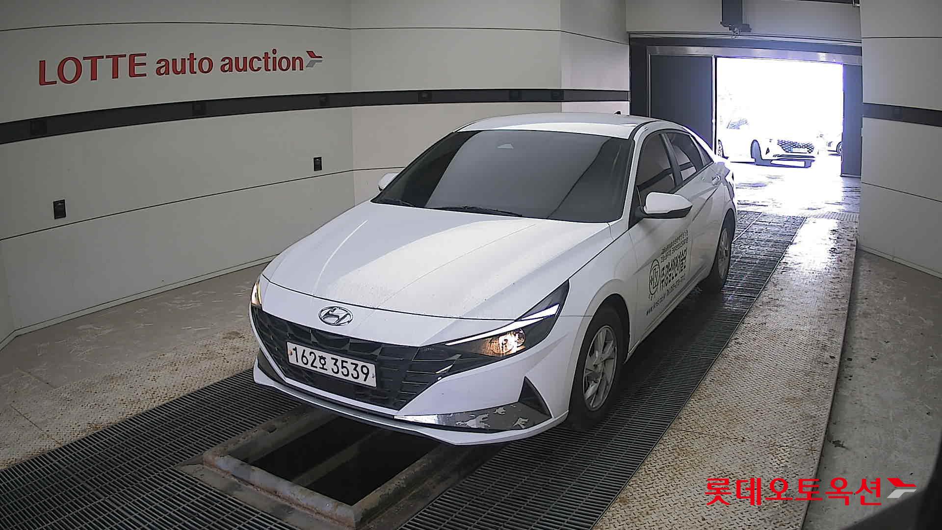 Hyundai Avante 2021 Polar White из Кореи