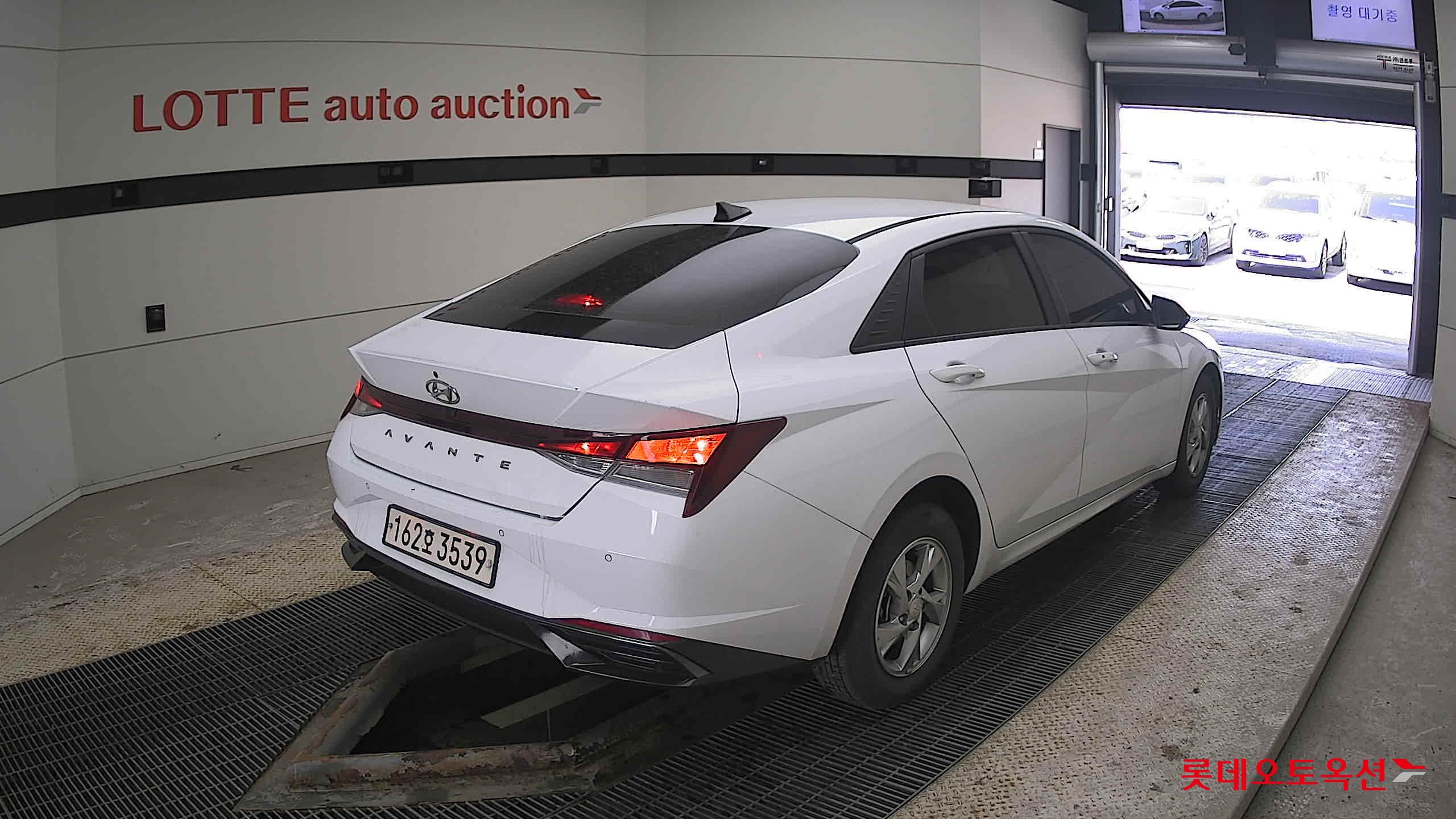 Hyundai Avante 2021 Polar White из Кореи, фото 4
