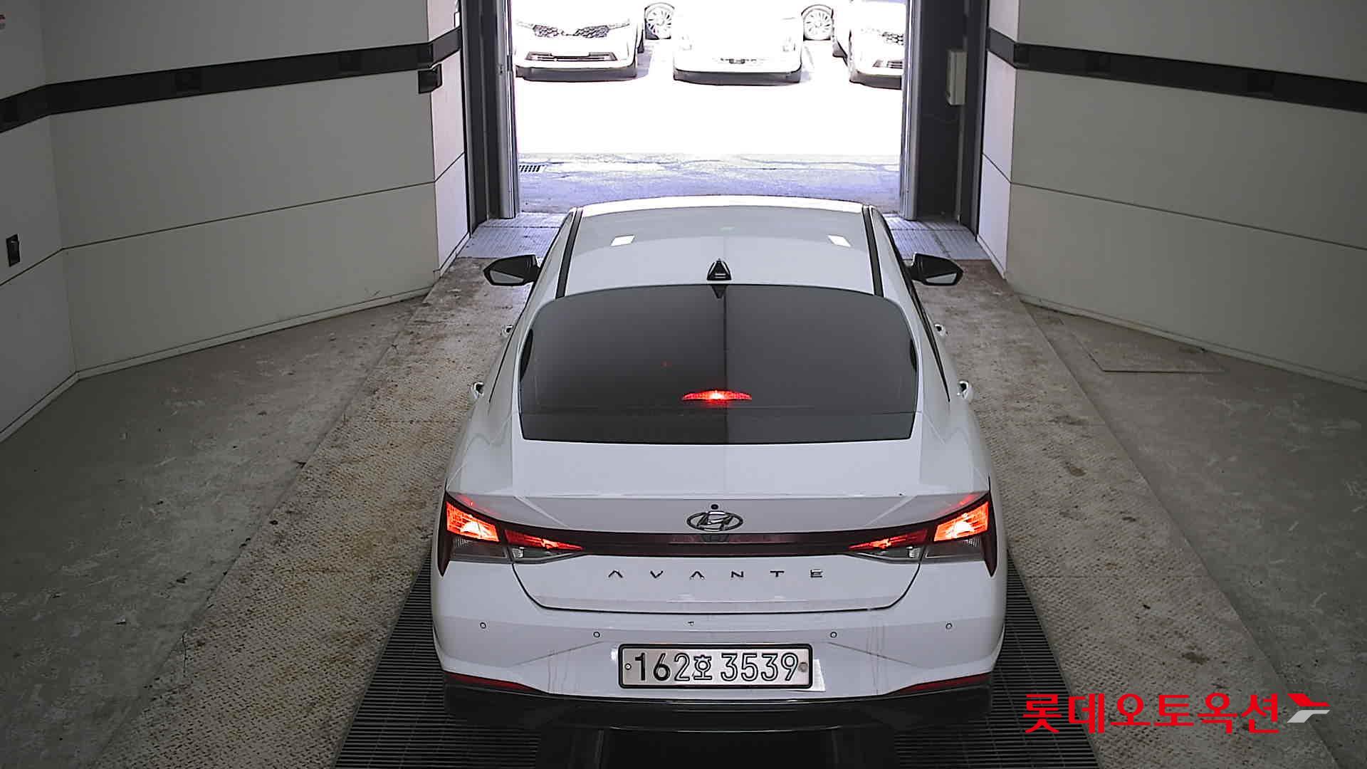 Hyundai Avante 2021 Polar White из Кореи, фото 5