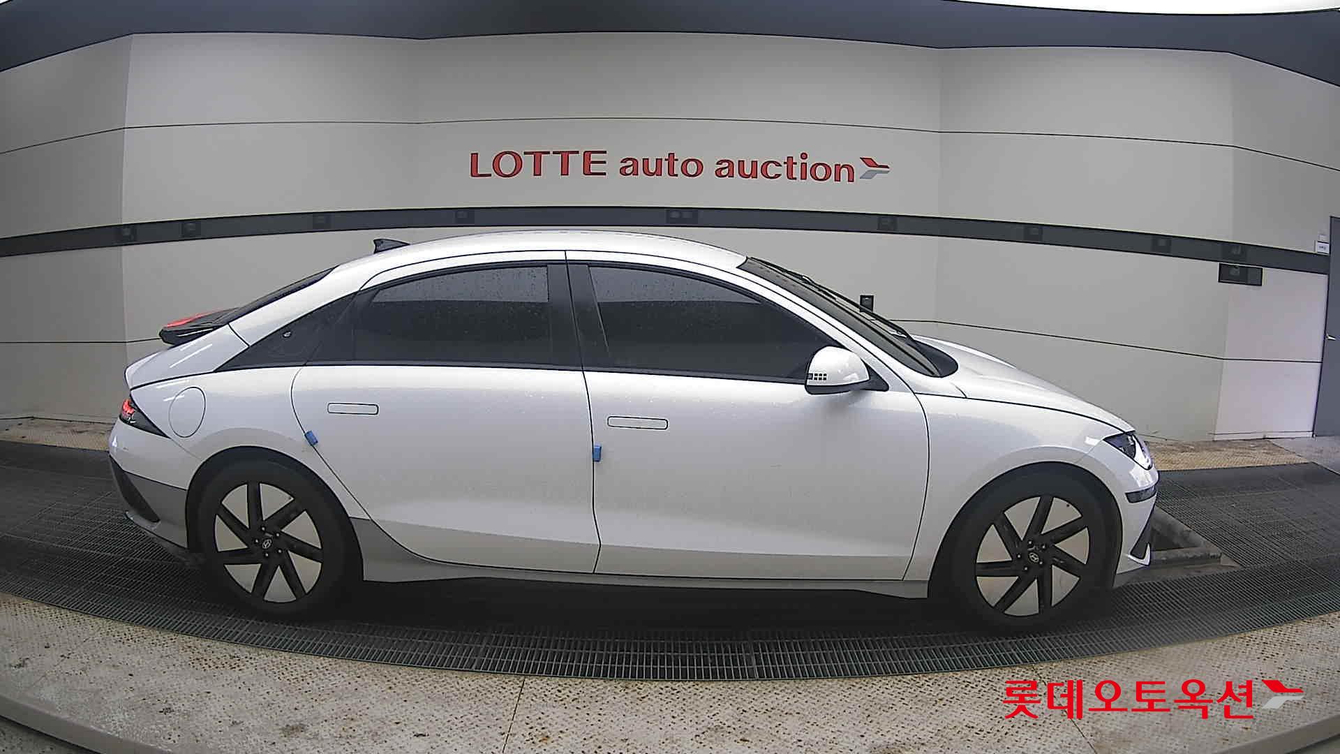 Hyundai IONIQ 6 2023 Serenity White Pearl (Optional addition) из Кореи, фото 3