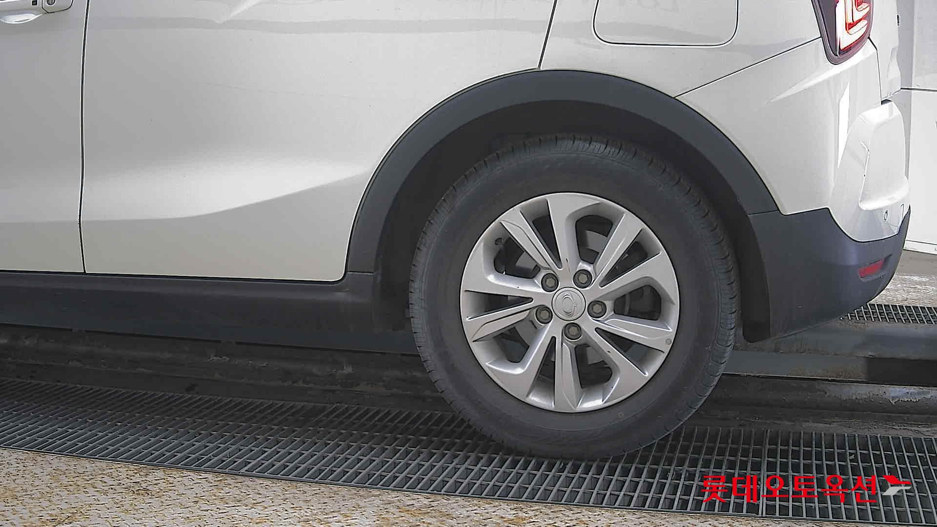 SsangYong Tivoli id 3803640 из Кореи 22