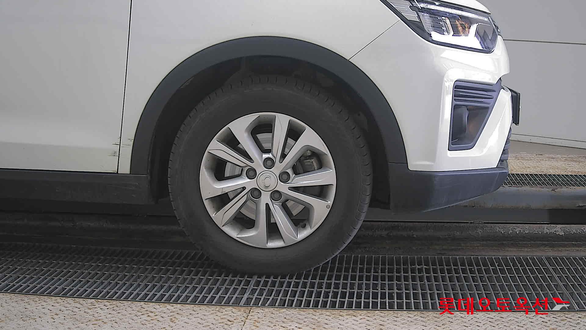 SsangYong Tivoli id 3803640 из Кореи 23