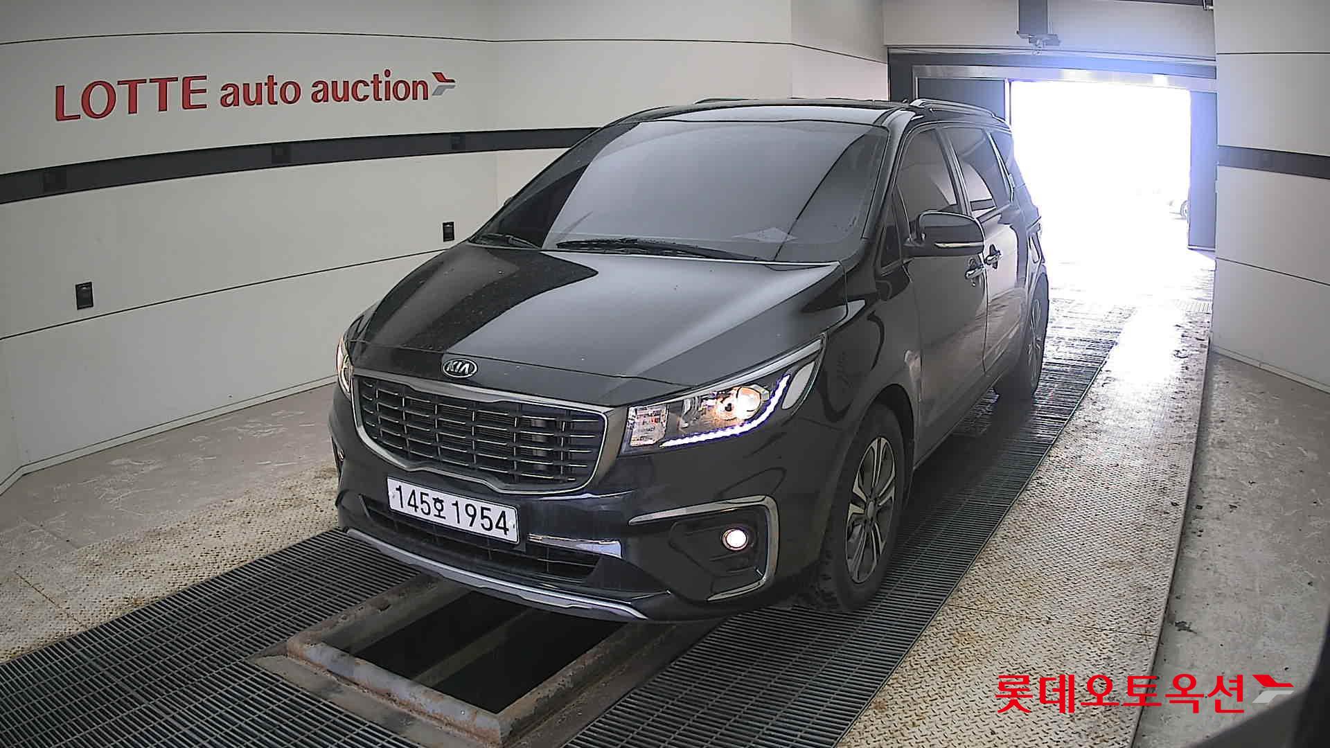 Kia Carnival 2020 Aurora Black Pearl из Кореи