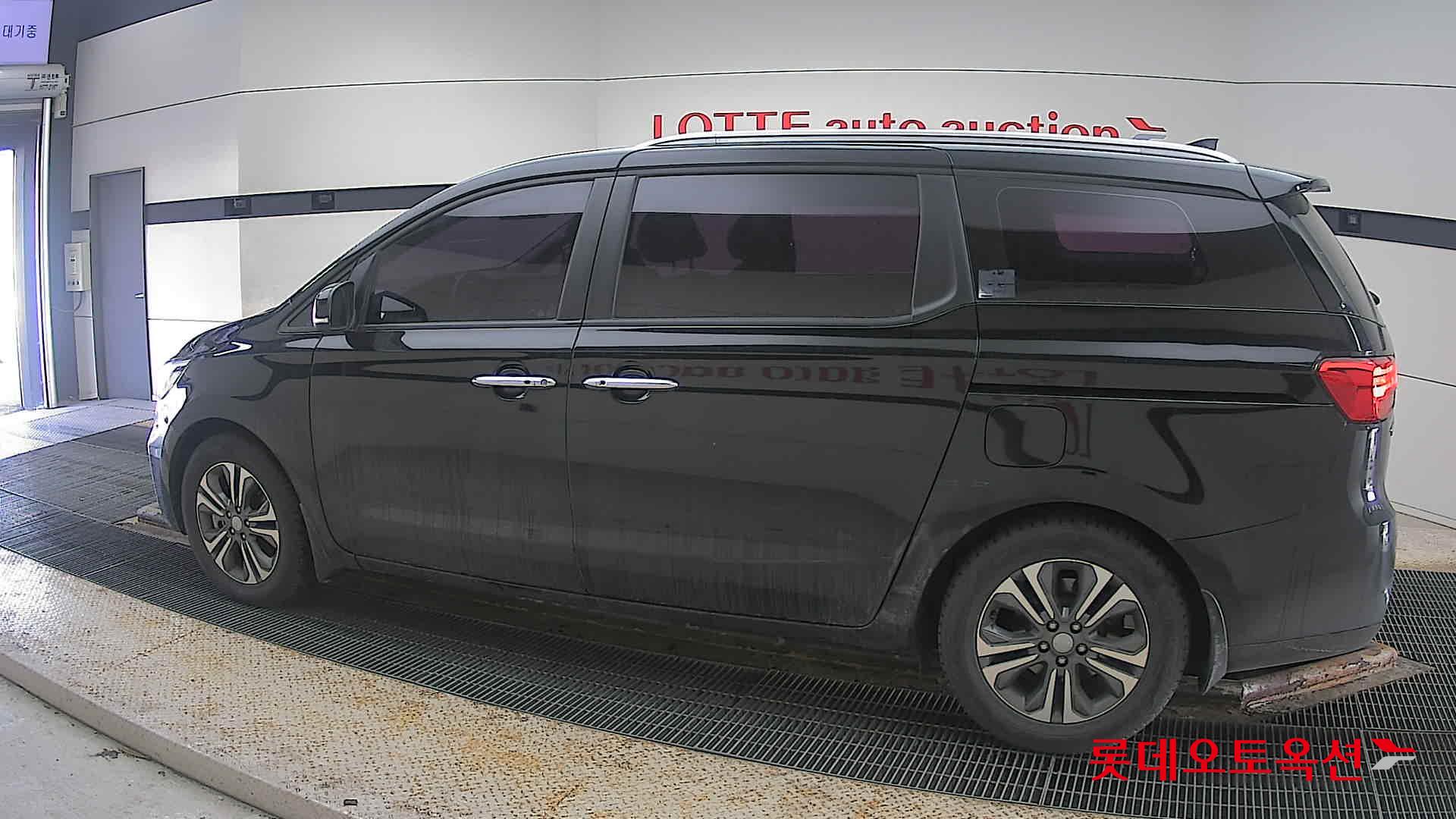 Kia Carnival id 3803833 из Кореи 11