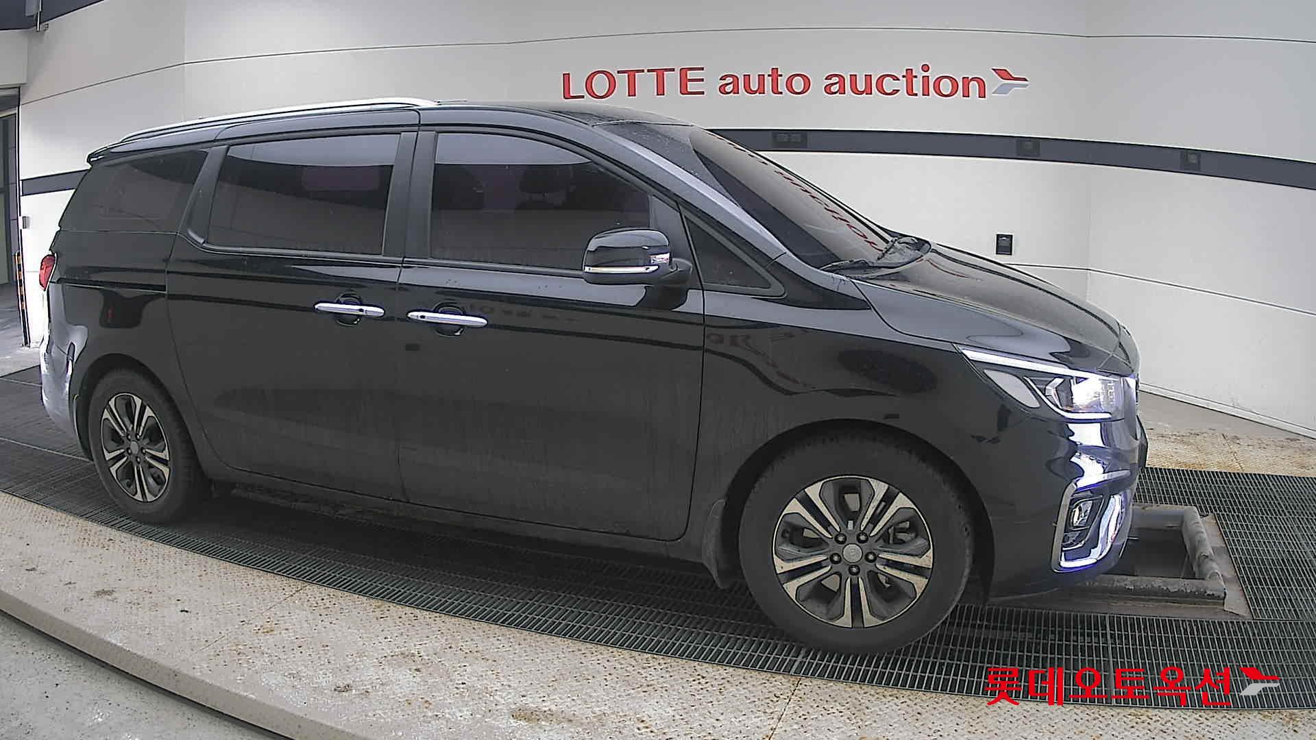 Kia Carnival id 3803833 из Кореи 17