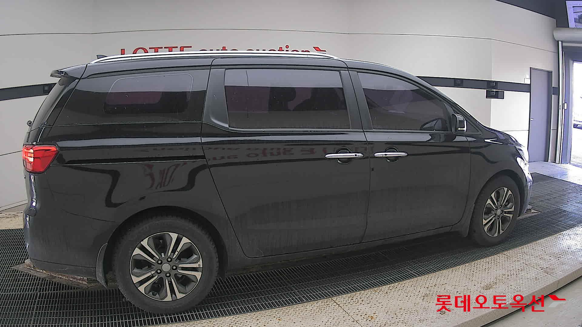 Kia Carnival id 3803833 из Кореи 18