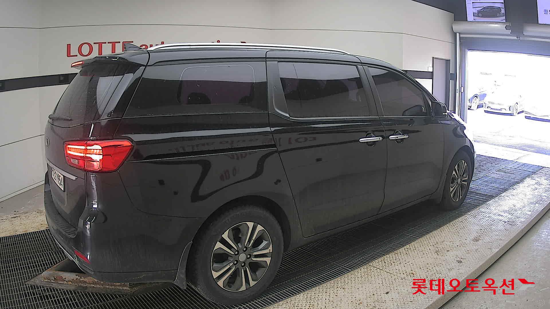 Kia Carnival id 3803833 из Кореи 19