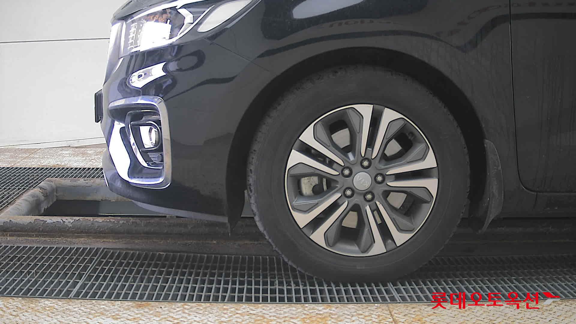 Kia Carnival id 3803833 из Кореи 21