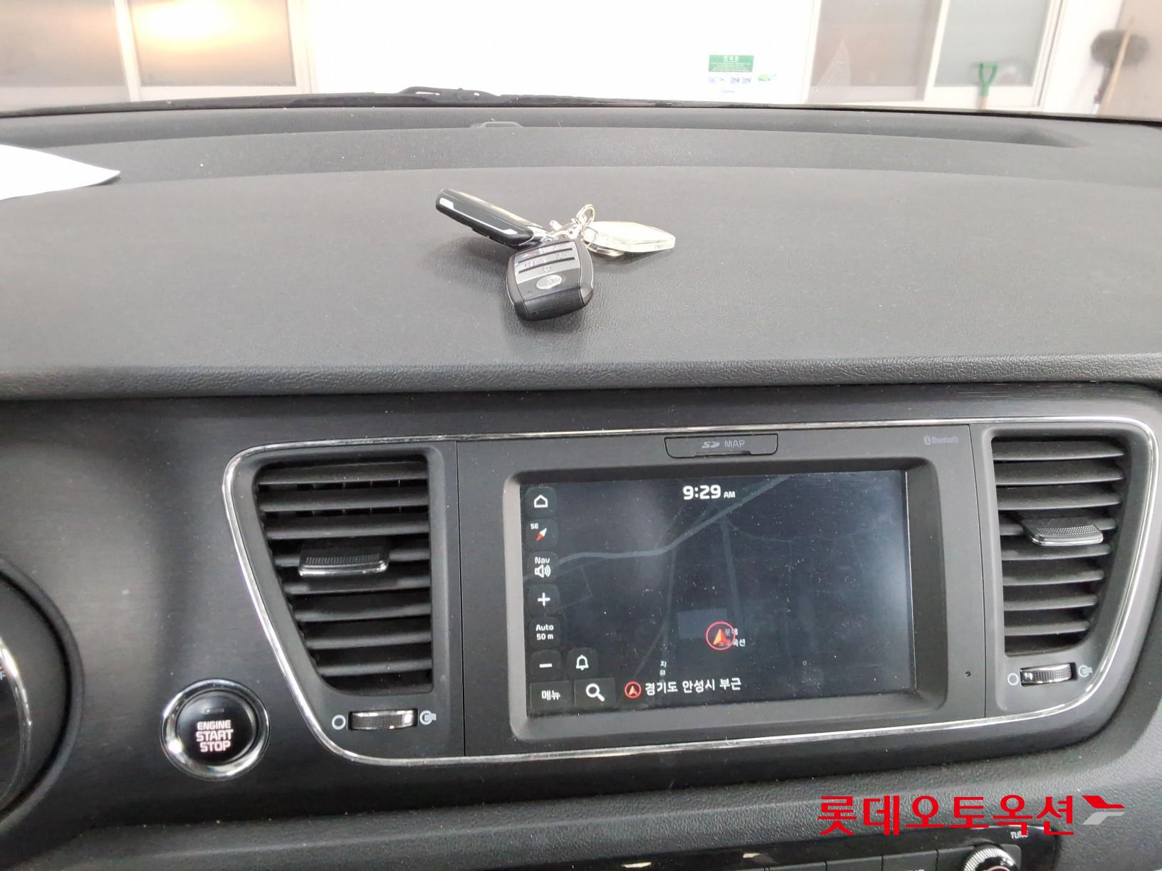 Kia Carnival id 3803833 из Кореи 31