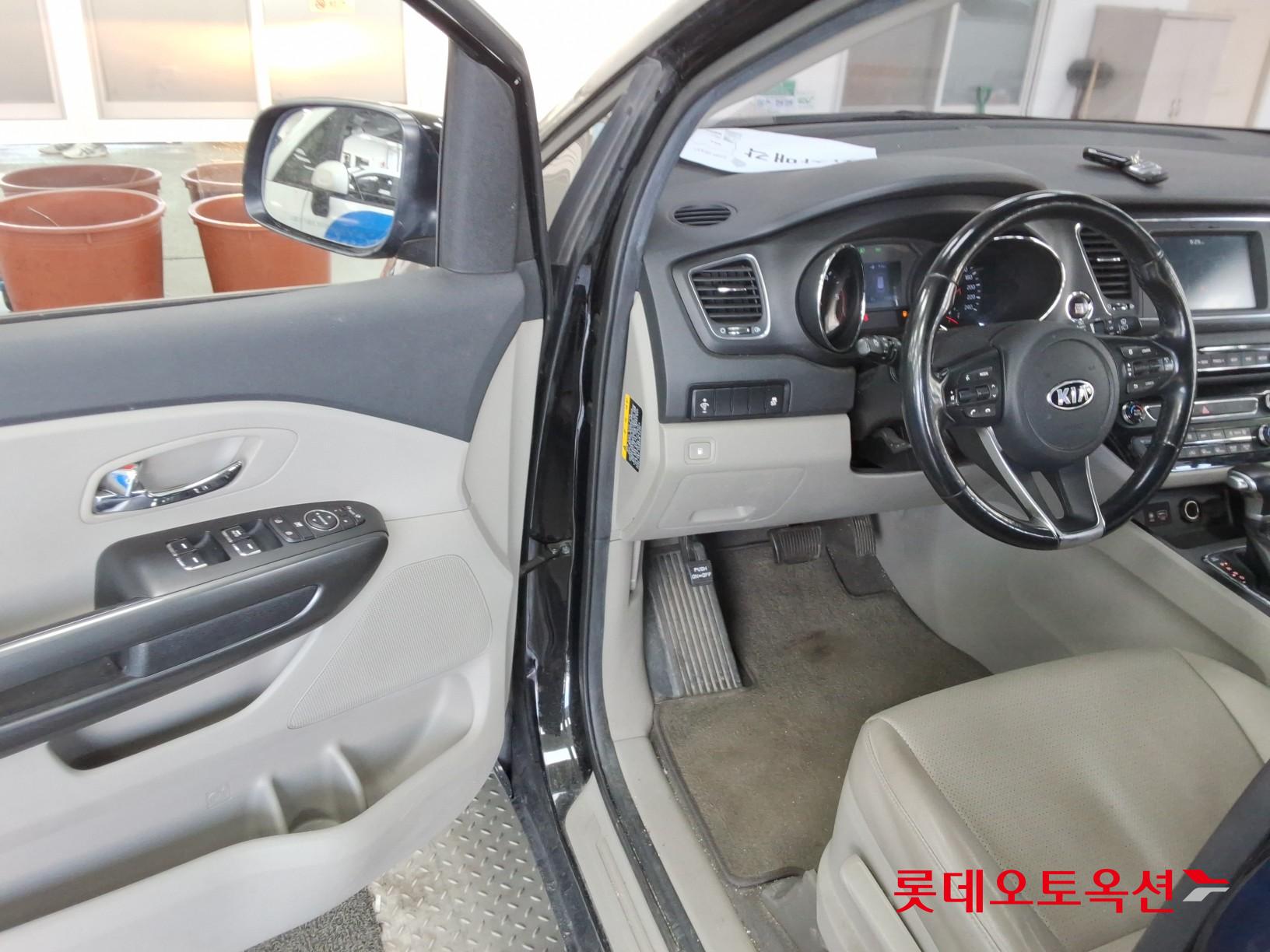 Kia Carnival id 3803833 из Кореи 36