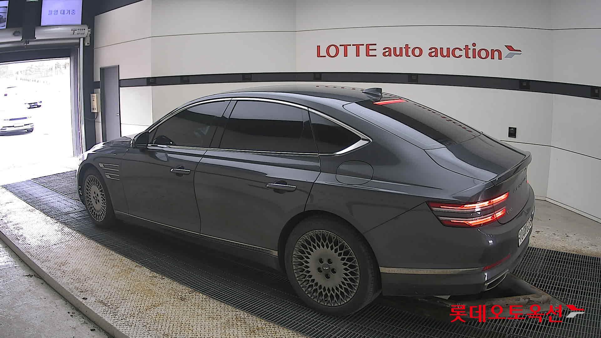 Genesis G80 2021 - Image 15