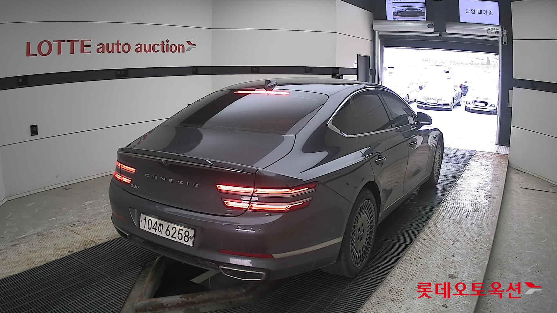 Genesis G80 2021 - Image 18