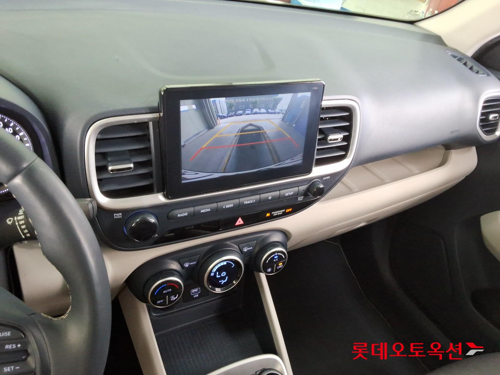 2020 - hyundai venue
