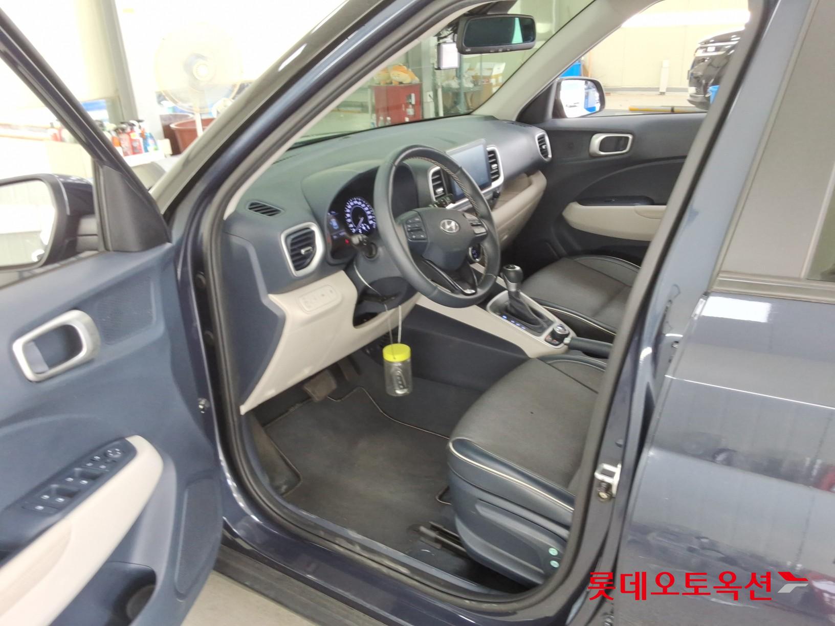 2020 - hyundai venue