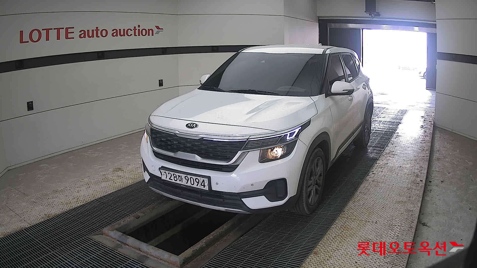 Kia Seltos 2020 Snow White Pearl из Кореи