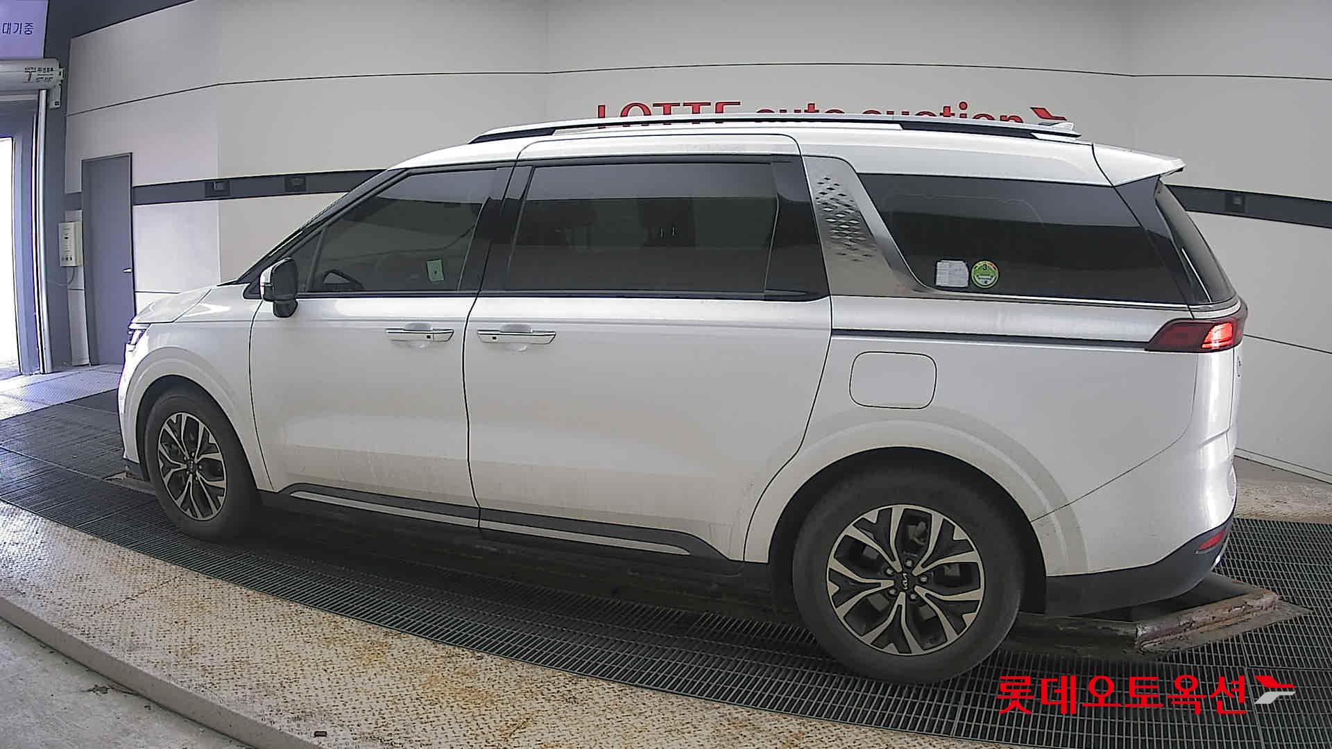 Kia Carnival id 3803816 из Кореи 11