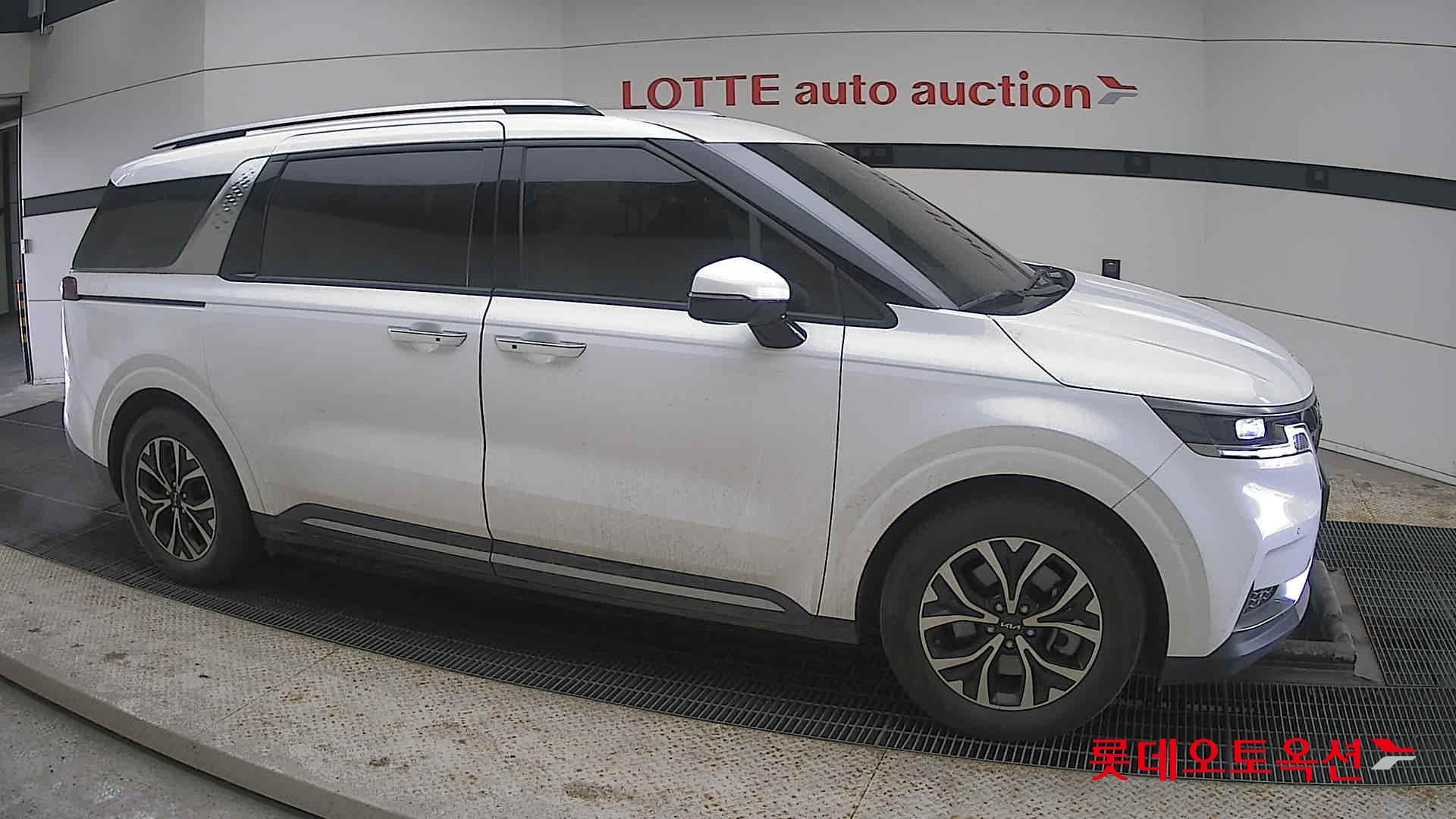 Kia Carnival id 3803816 из Кореи 17