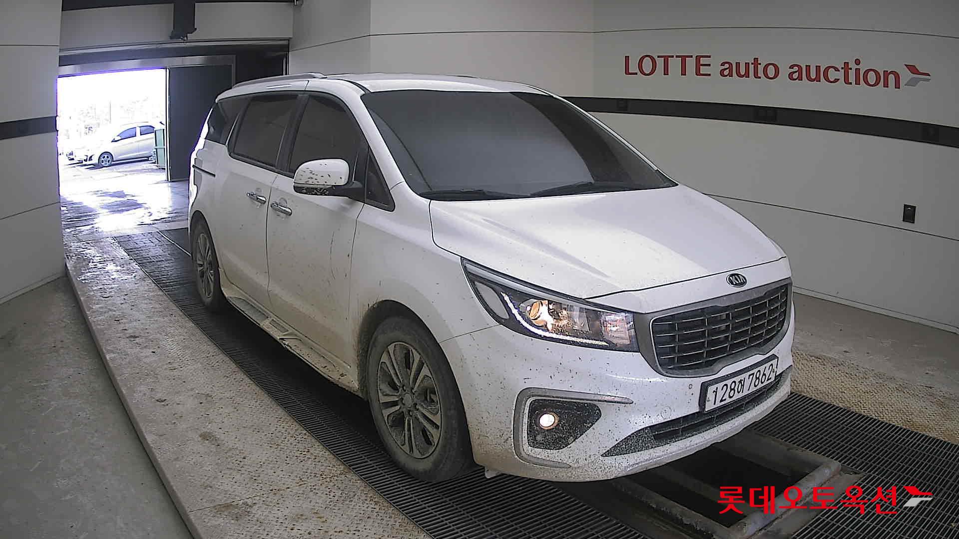 Kia Carnival 2020 Snow White Pearl (optional) из Кореи, фото 2