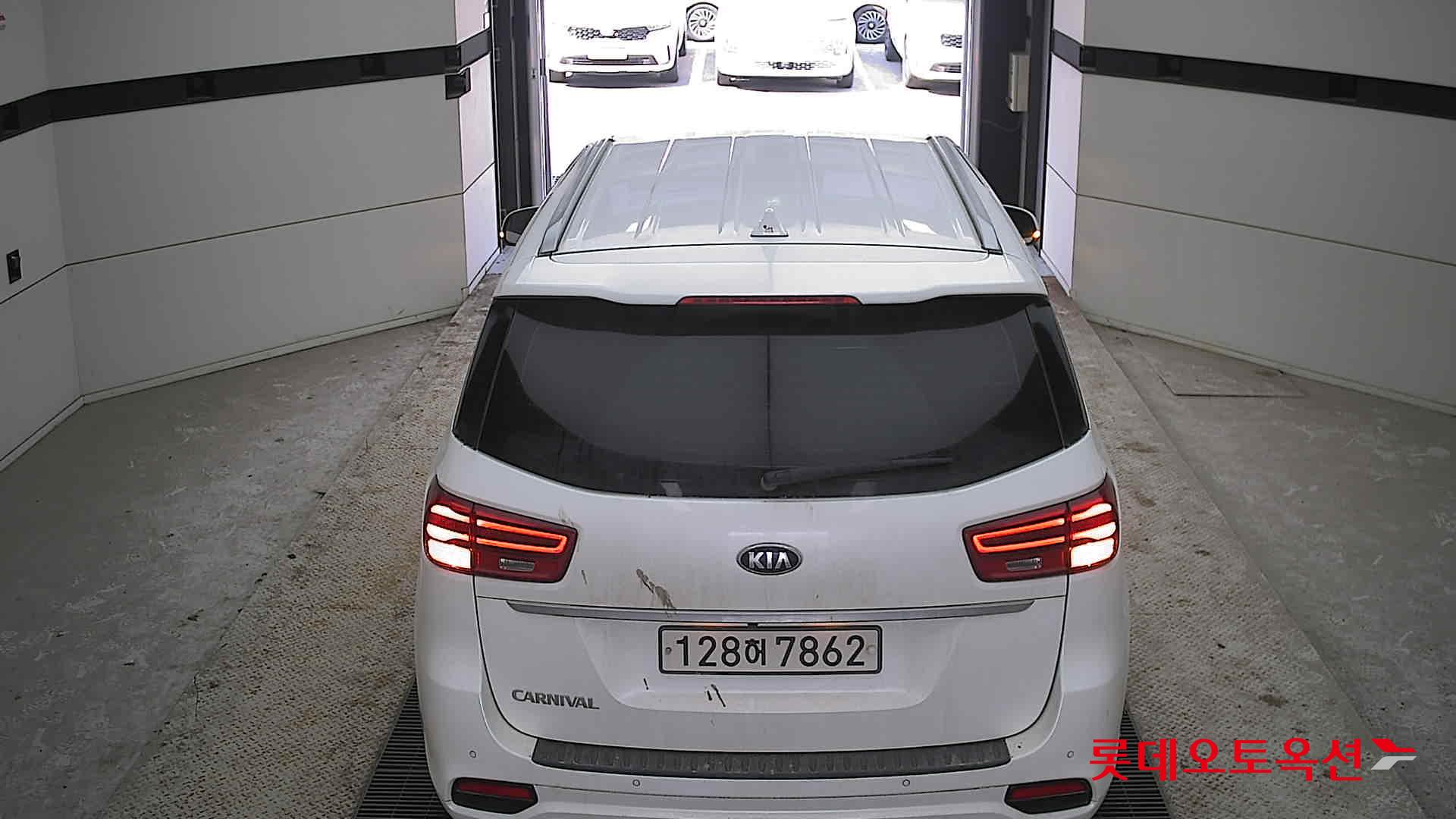 Kia Carnival 2020 Snow White Pearl (optional) из Кореи, фото 5