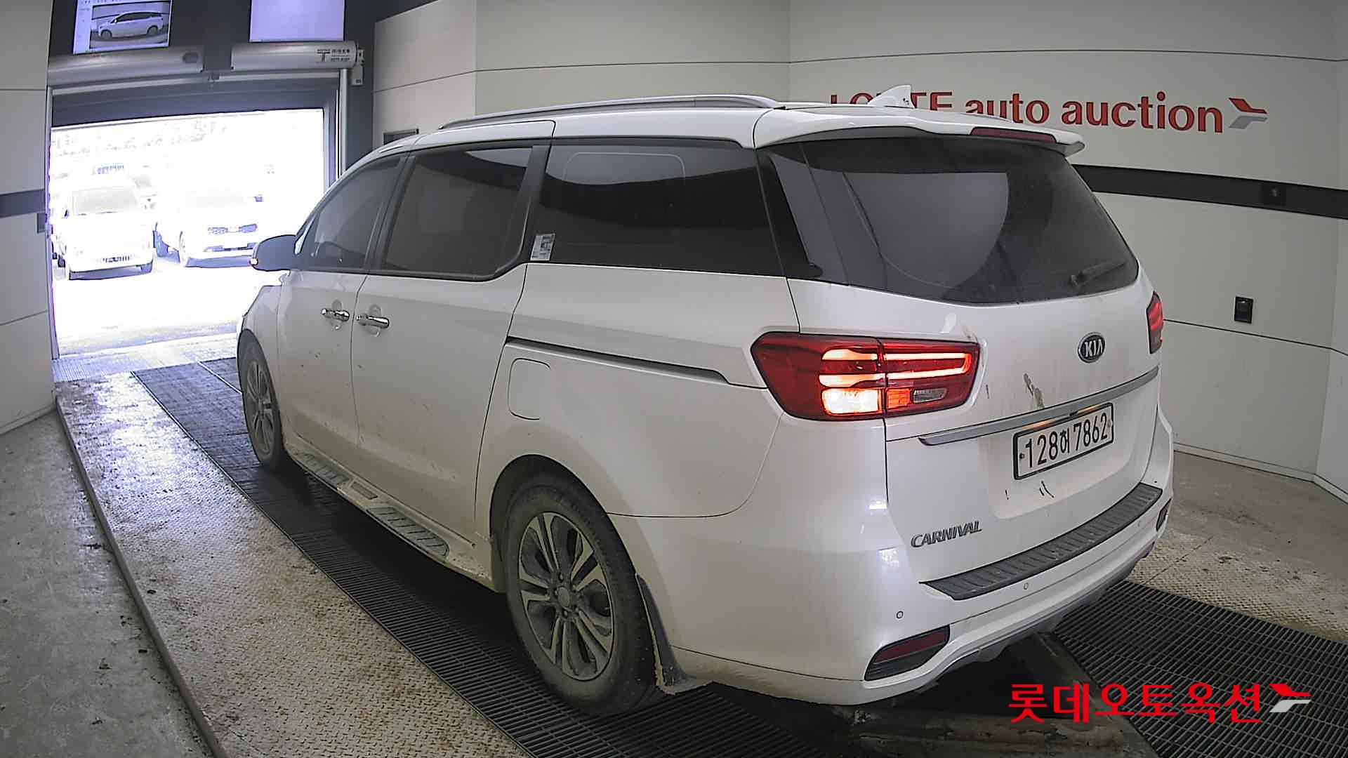 Kia Carnival 2020 Snow White Pearl (optional) из Кореи, фото 6