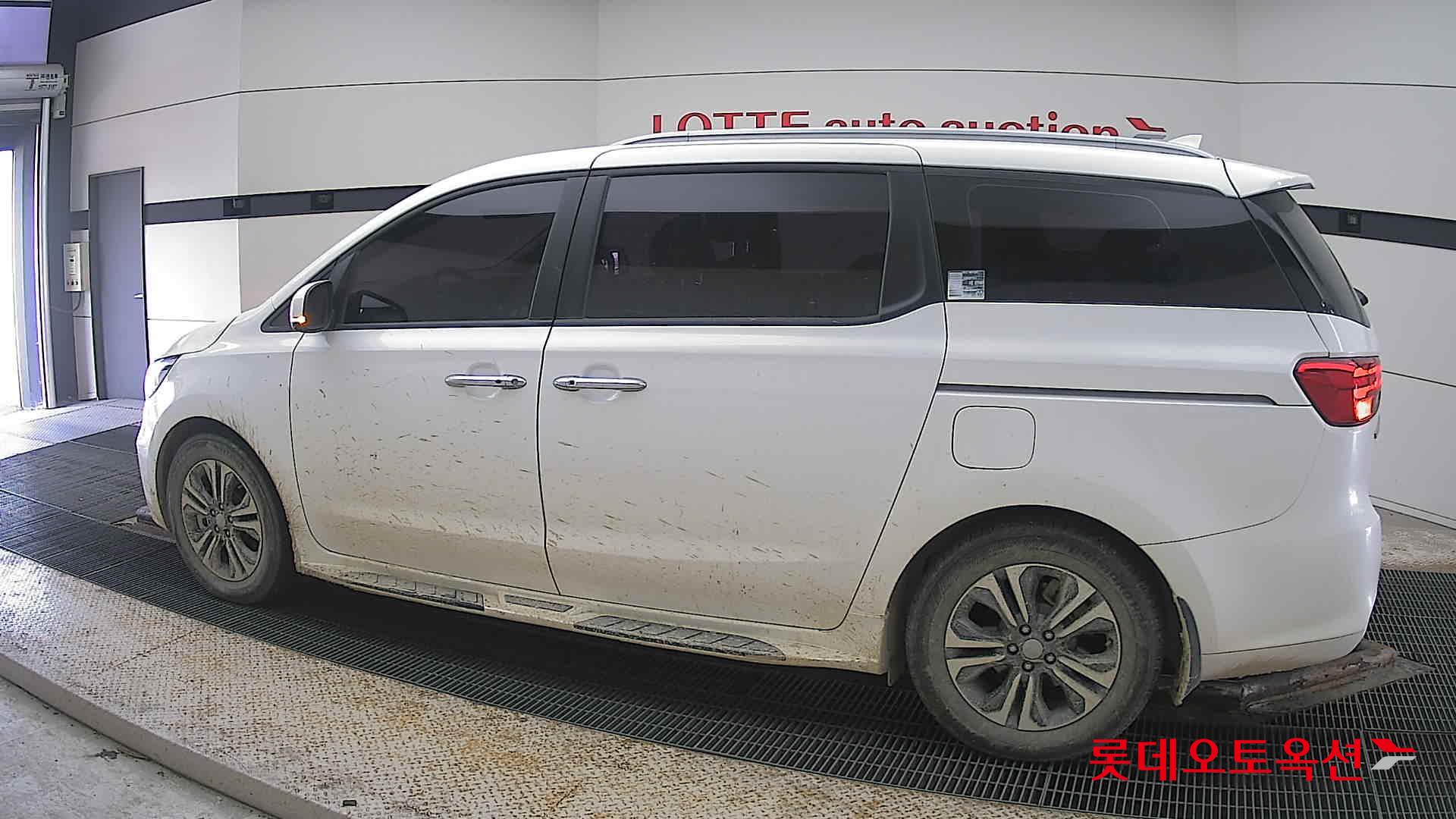 Kia Carnival id 3803820 из Кореи 11