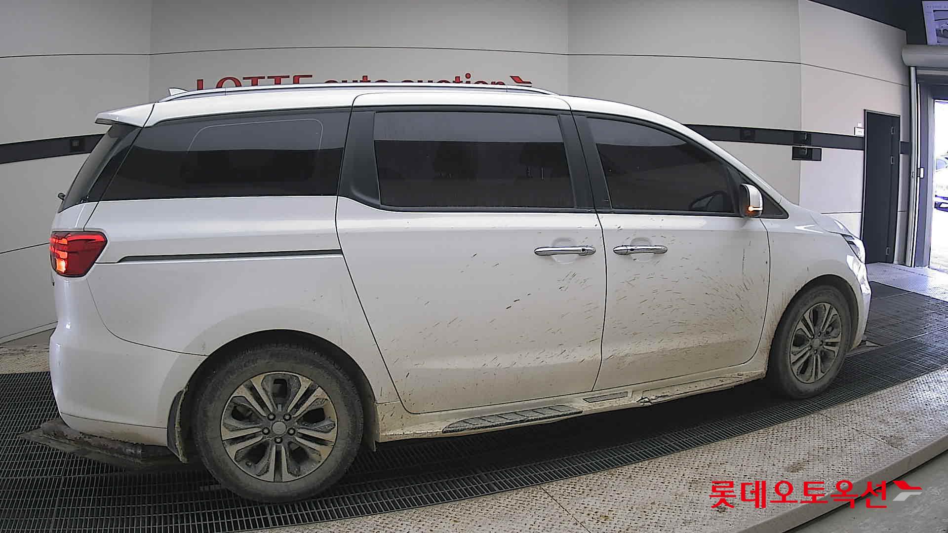 Kia Carnival id 3803820 из Кореи 18