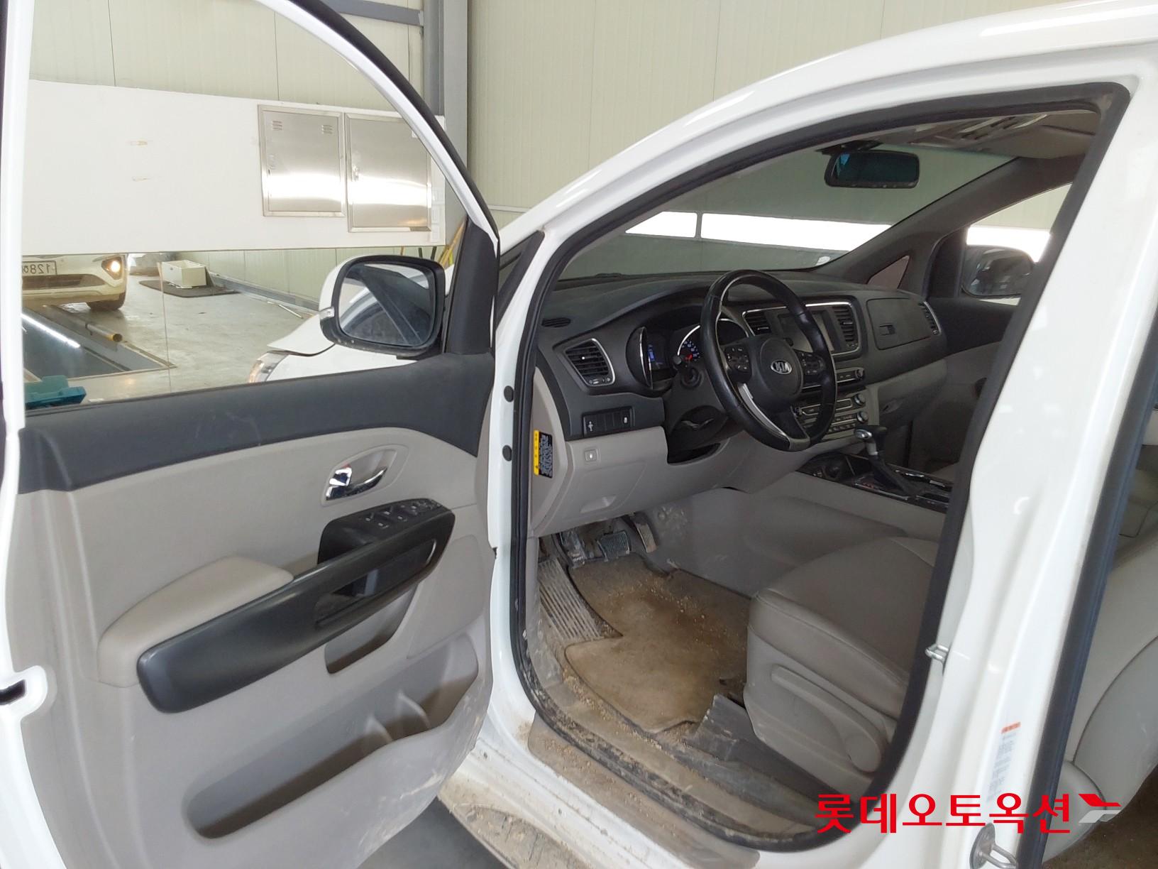 Kia Carnival id 3803820 из Кореи 34