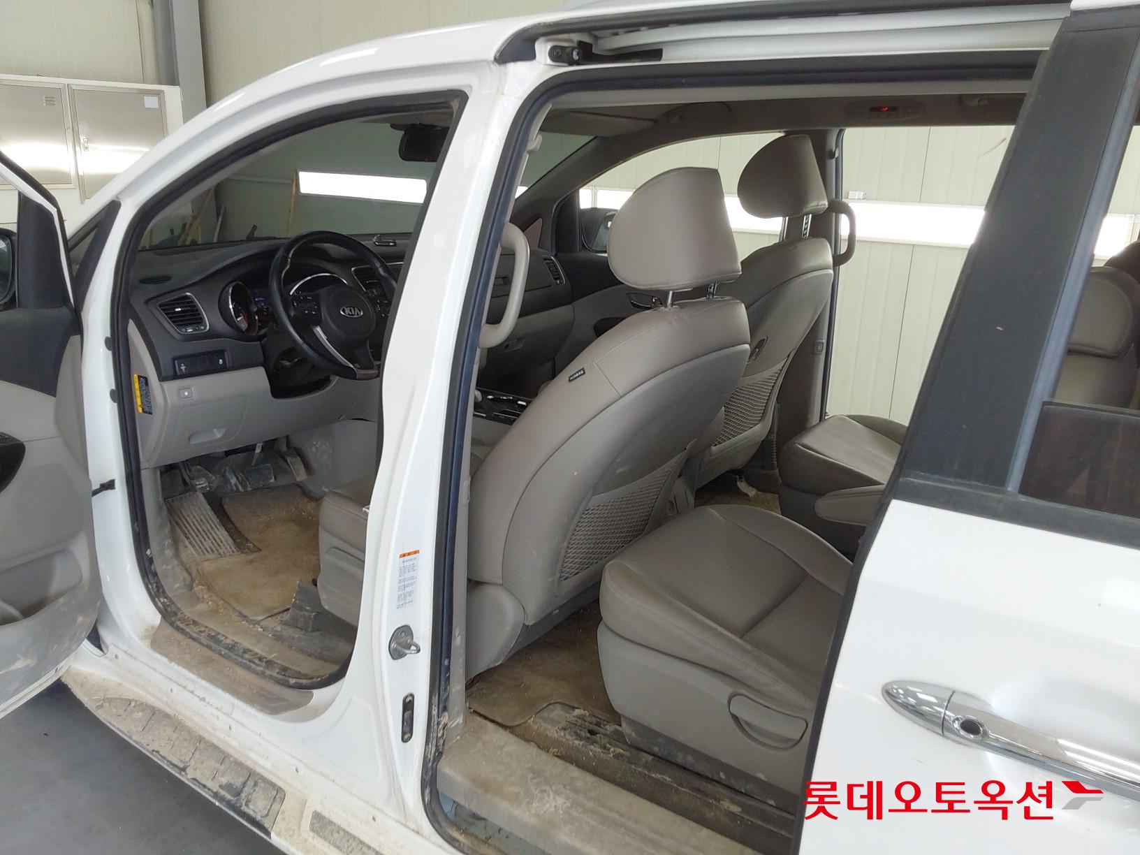 Kia Carnival id 3803820 из Кореи 36