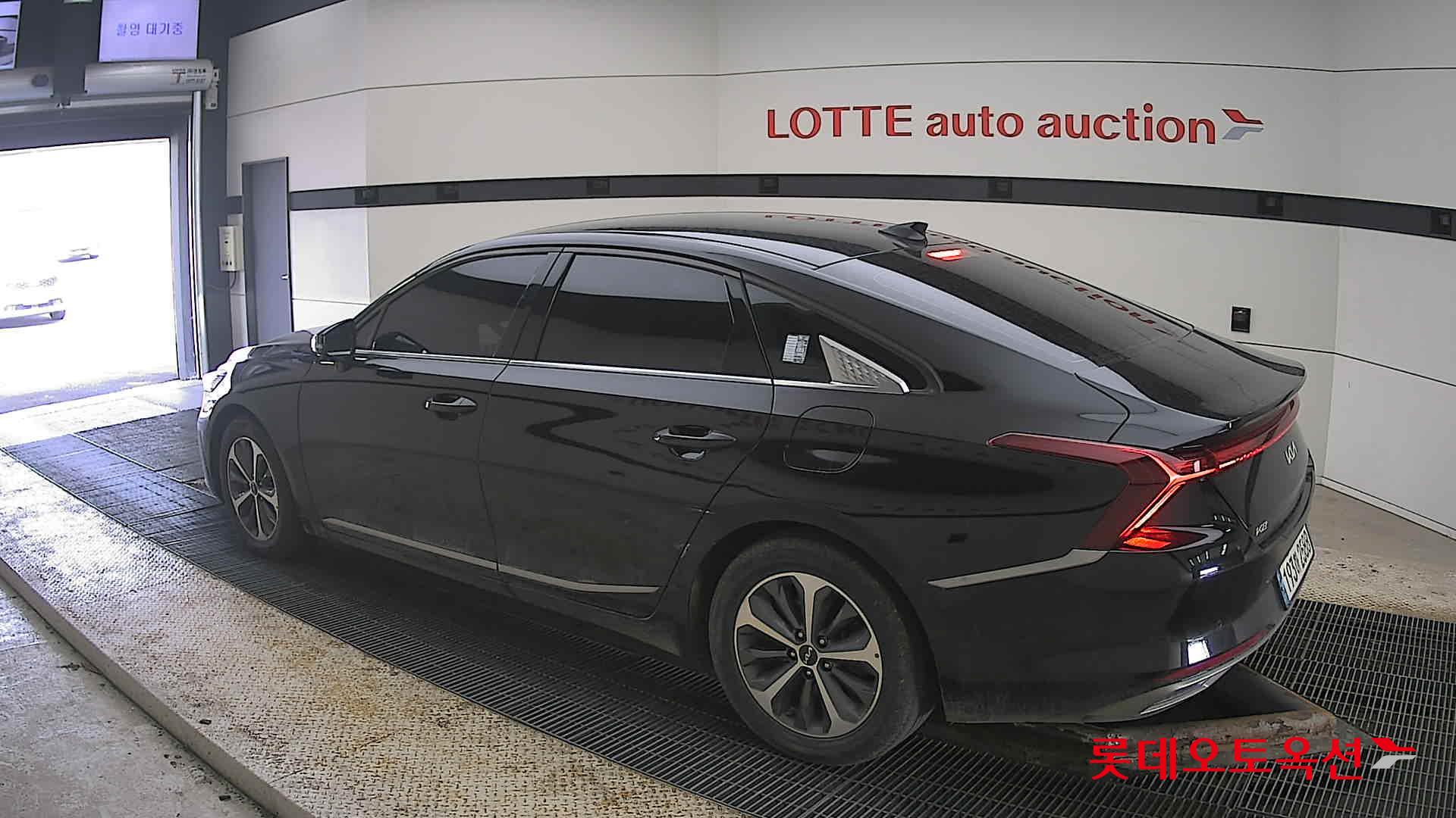 كيا K8 2022 - صورة 15