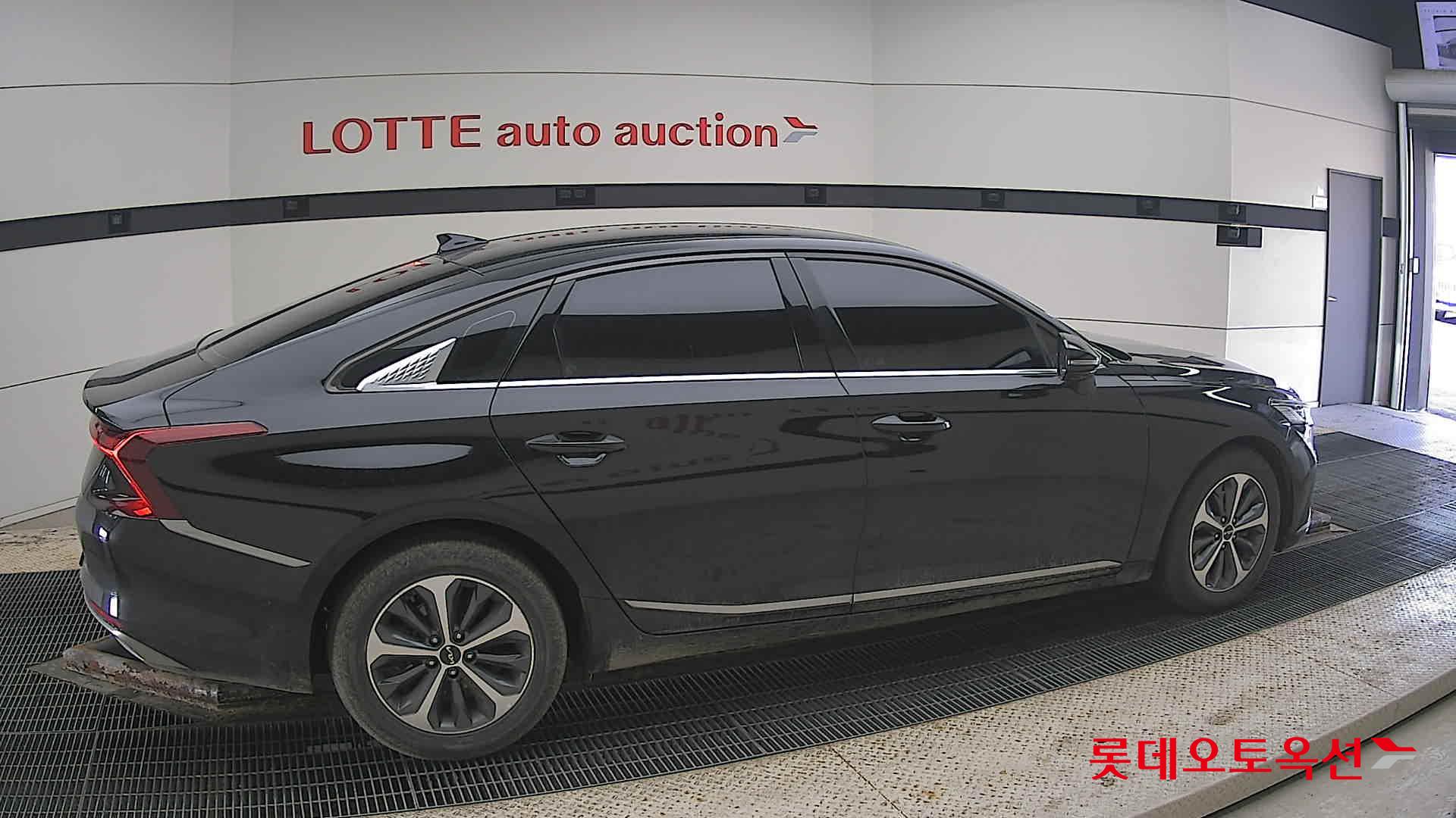 كيا K8 2022 - صورة 20