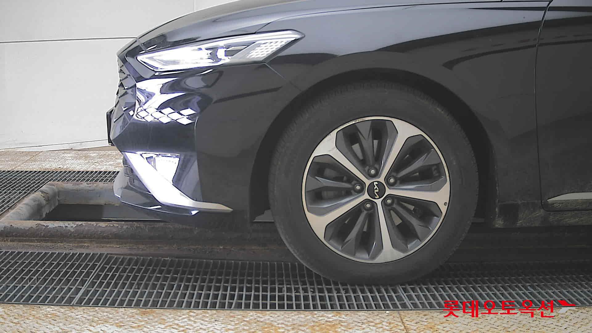 كيا K8 2022 - صورة 25