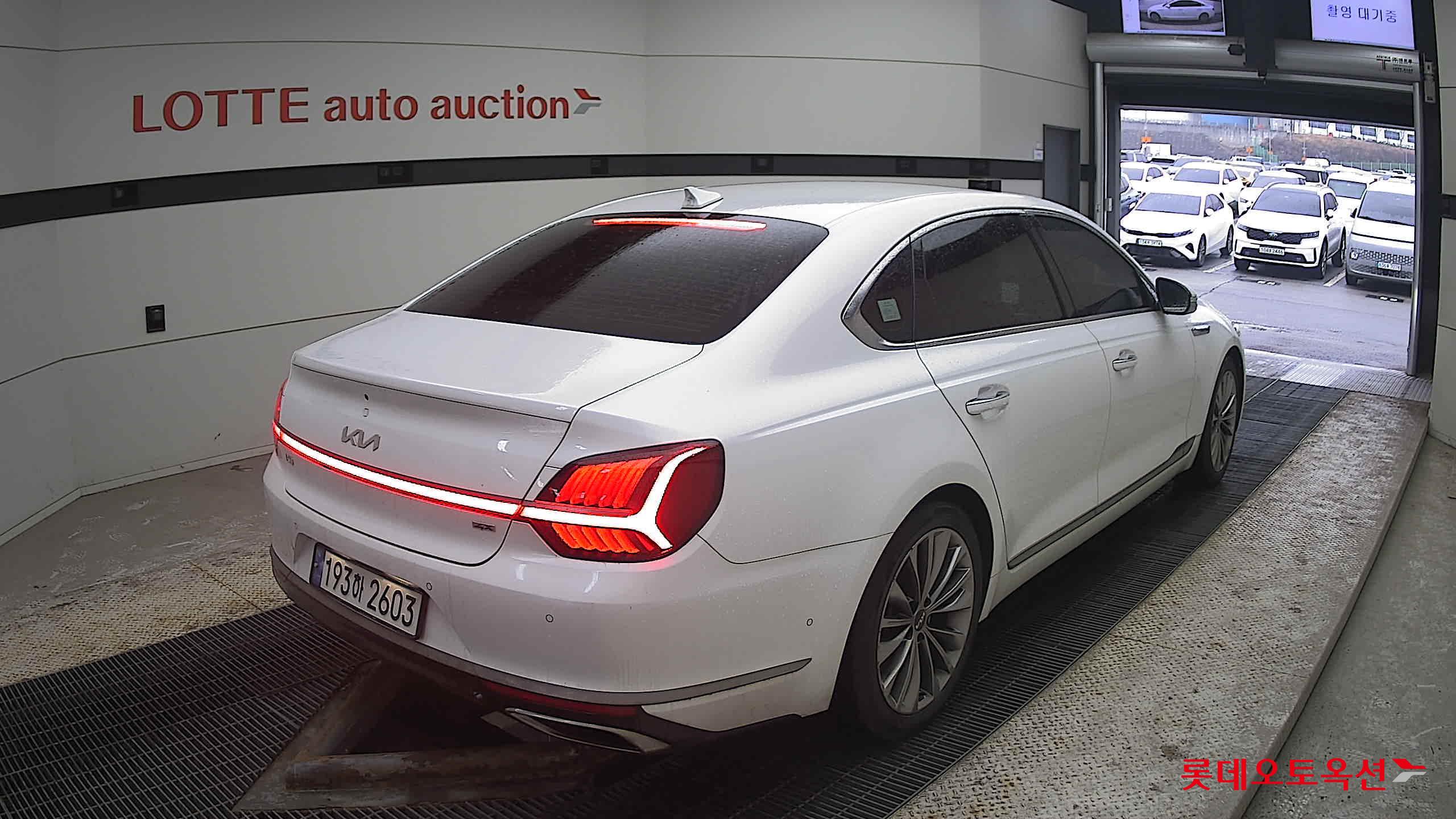 Kia K9 2022 Snow White Pearl из Кореи, фото 4