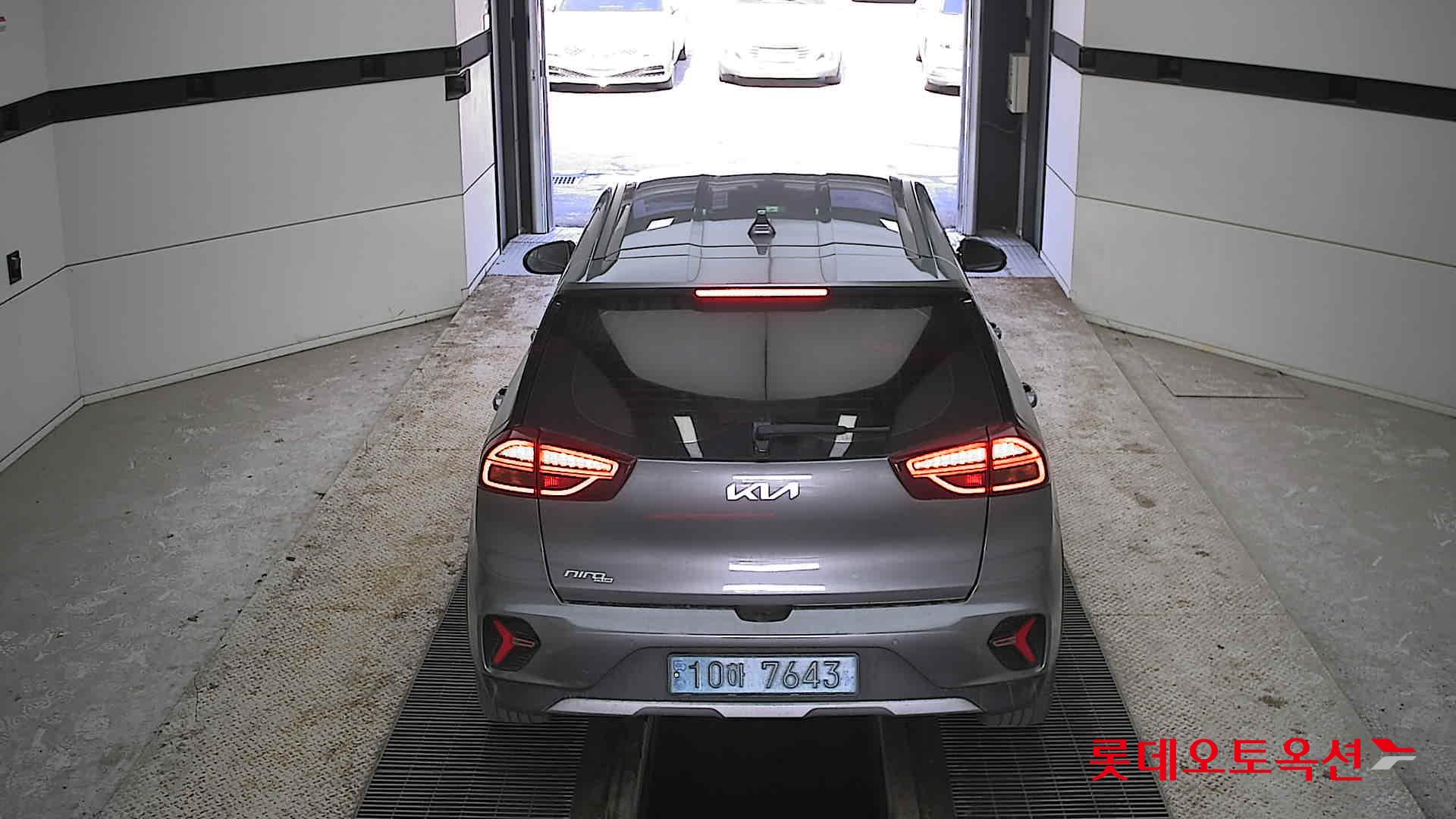 كيا نيرو 2023 - صورة 17