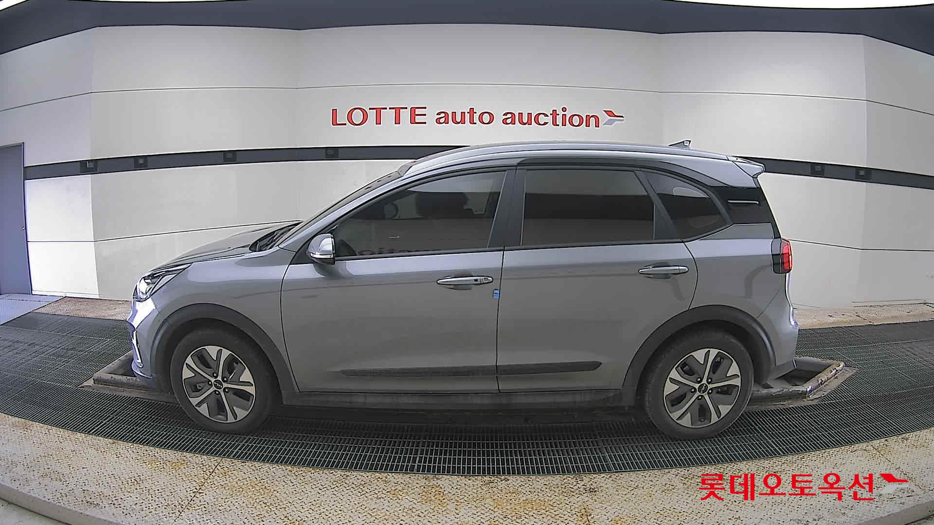 كيا نيرو 2023 - صورة 13