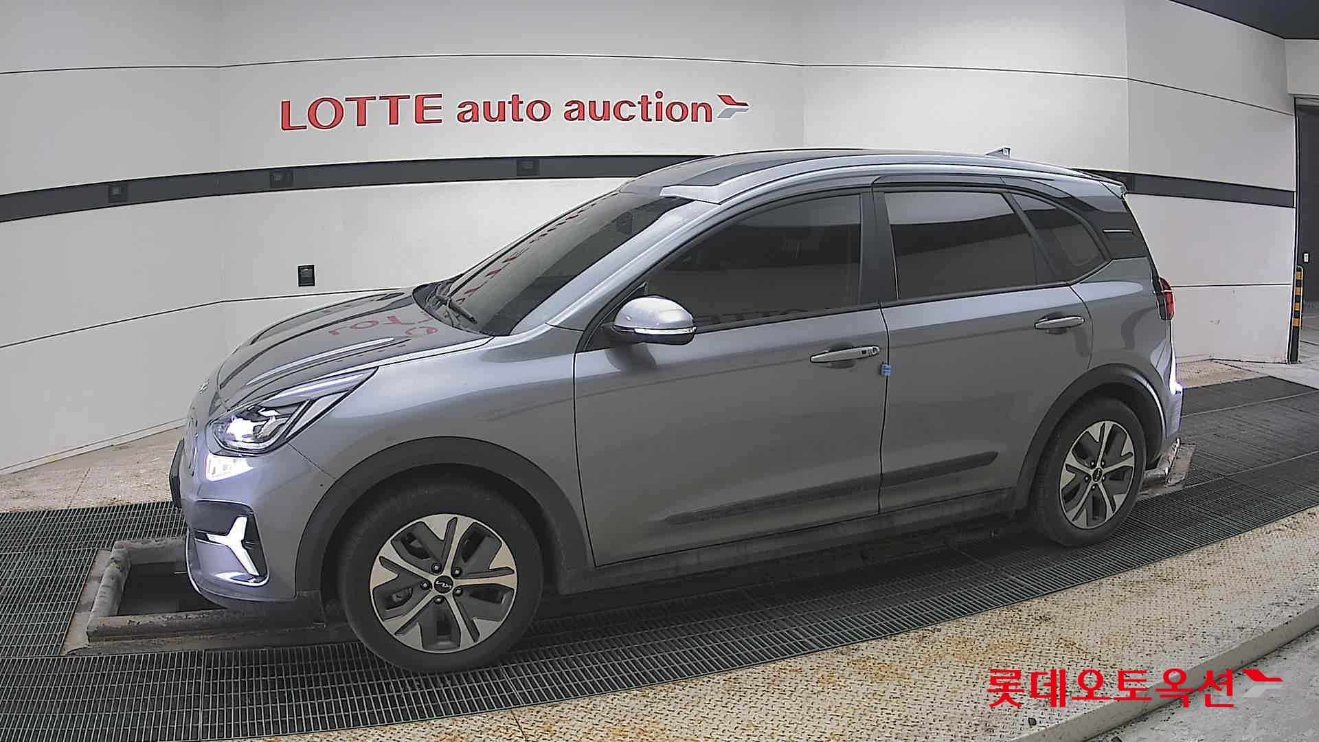 كيا نيرو 2023 - صورة 12