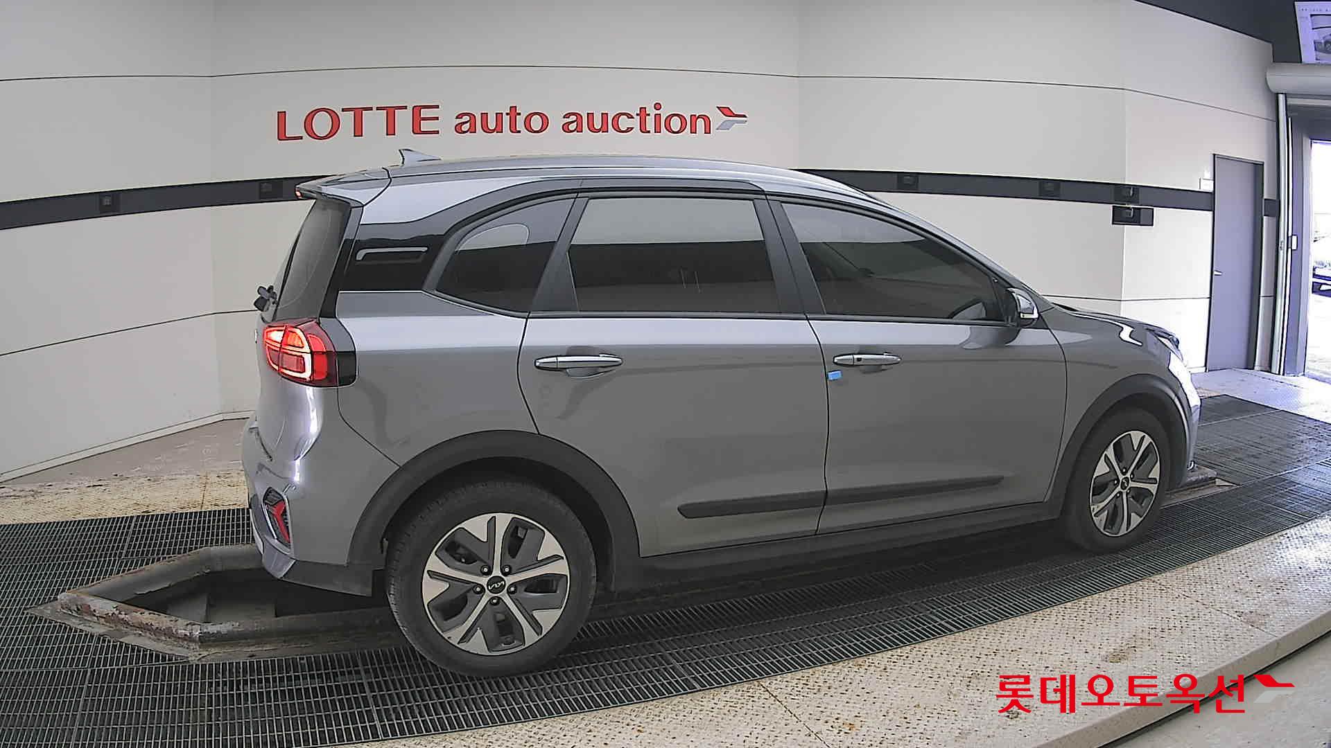 كيا نيرو 2023 - صورة 20