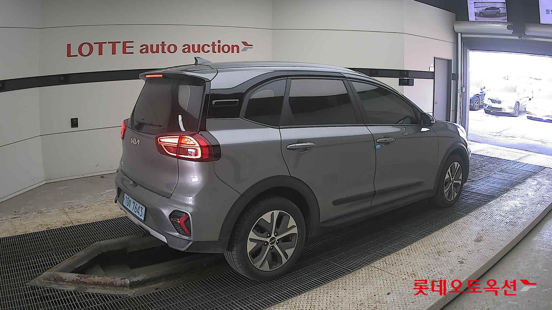 كيا نيرو 2023 - صورة 19