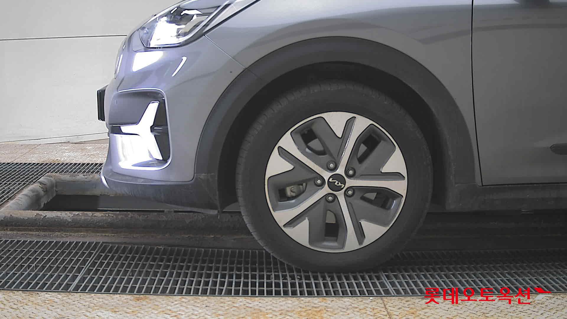 كيا نيرو 2023 - صورة 25