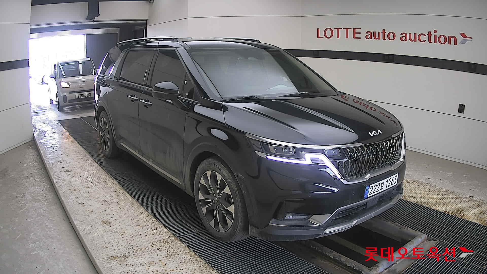 Kia Carnival 2023 Aurora Black Pearl из Кореи, фото 2