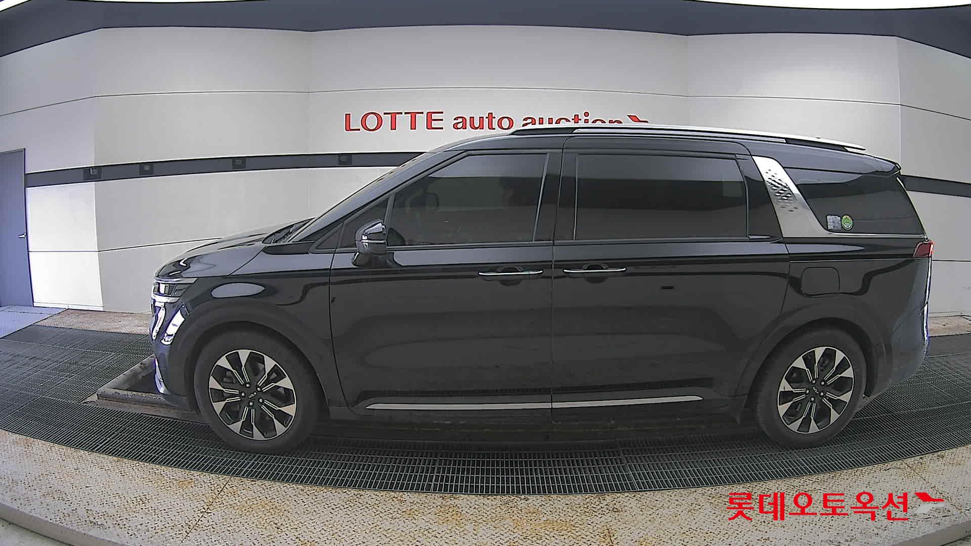 Kia Carnival 2023 - Image 13
