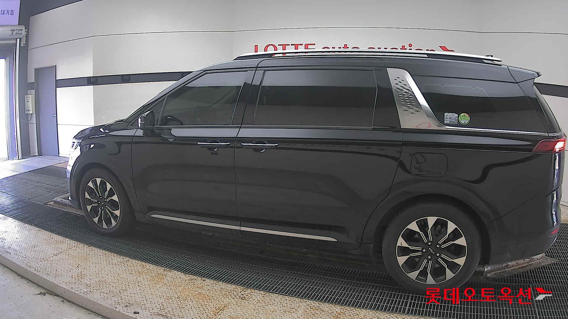 Kia Carnival 2023 - Image 14