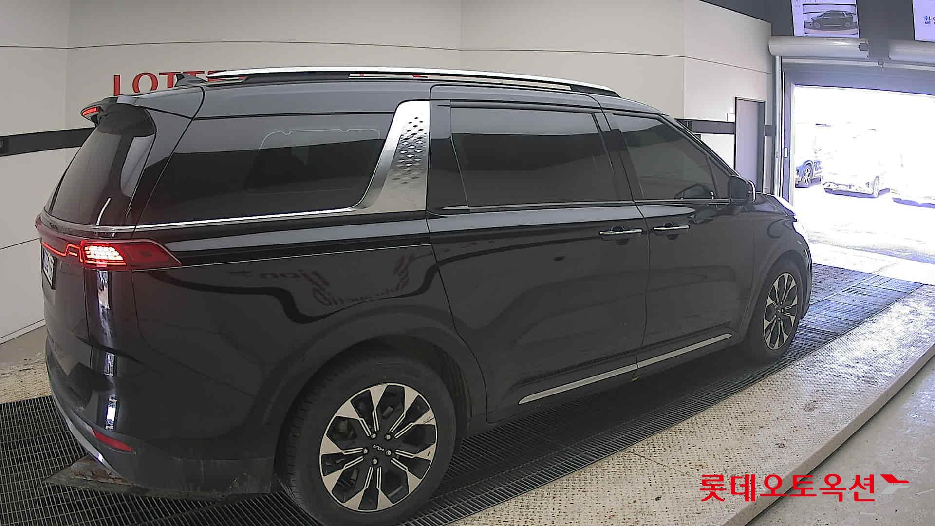Kia Carnival 2023 - Image 19