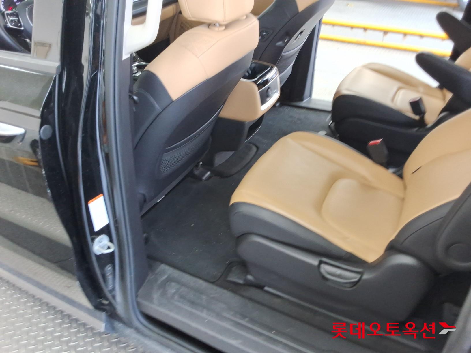 Kia Carnival 2023 - Image 37