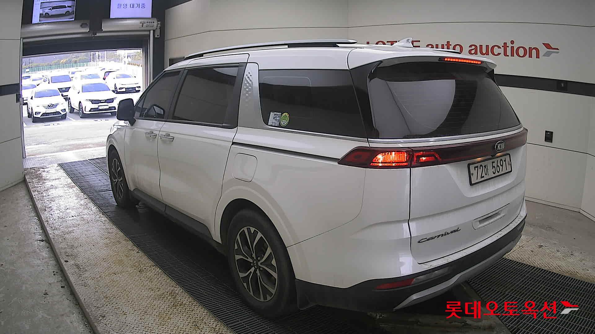 Kia Carnival 2021 - Image 4