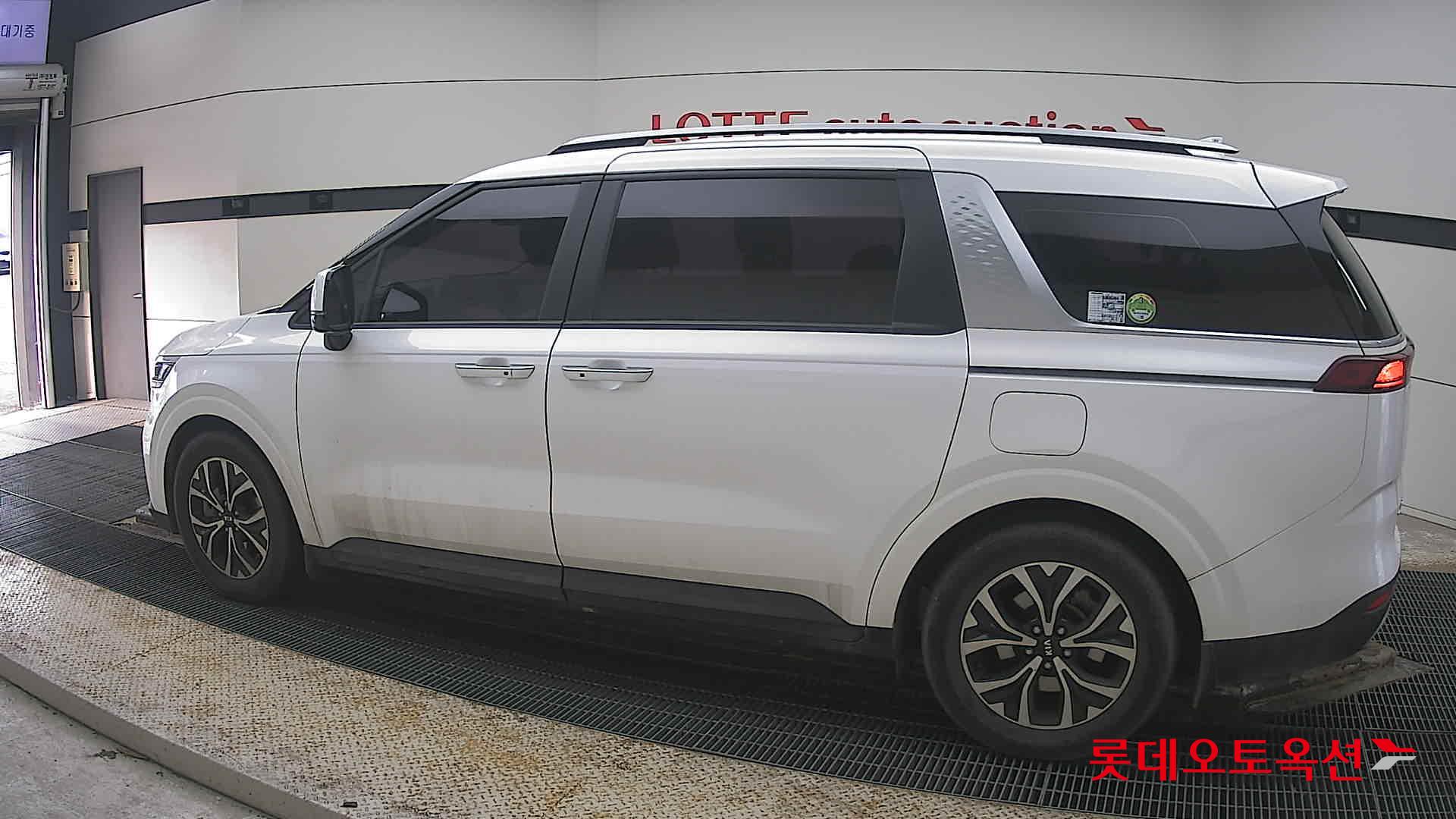 Kia Carnival 2021 - Image 14