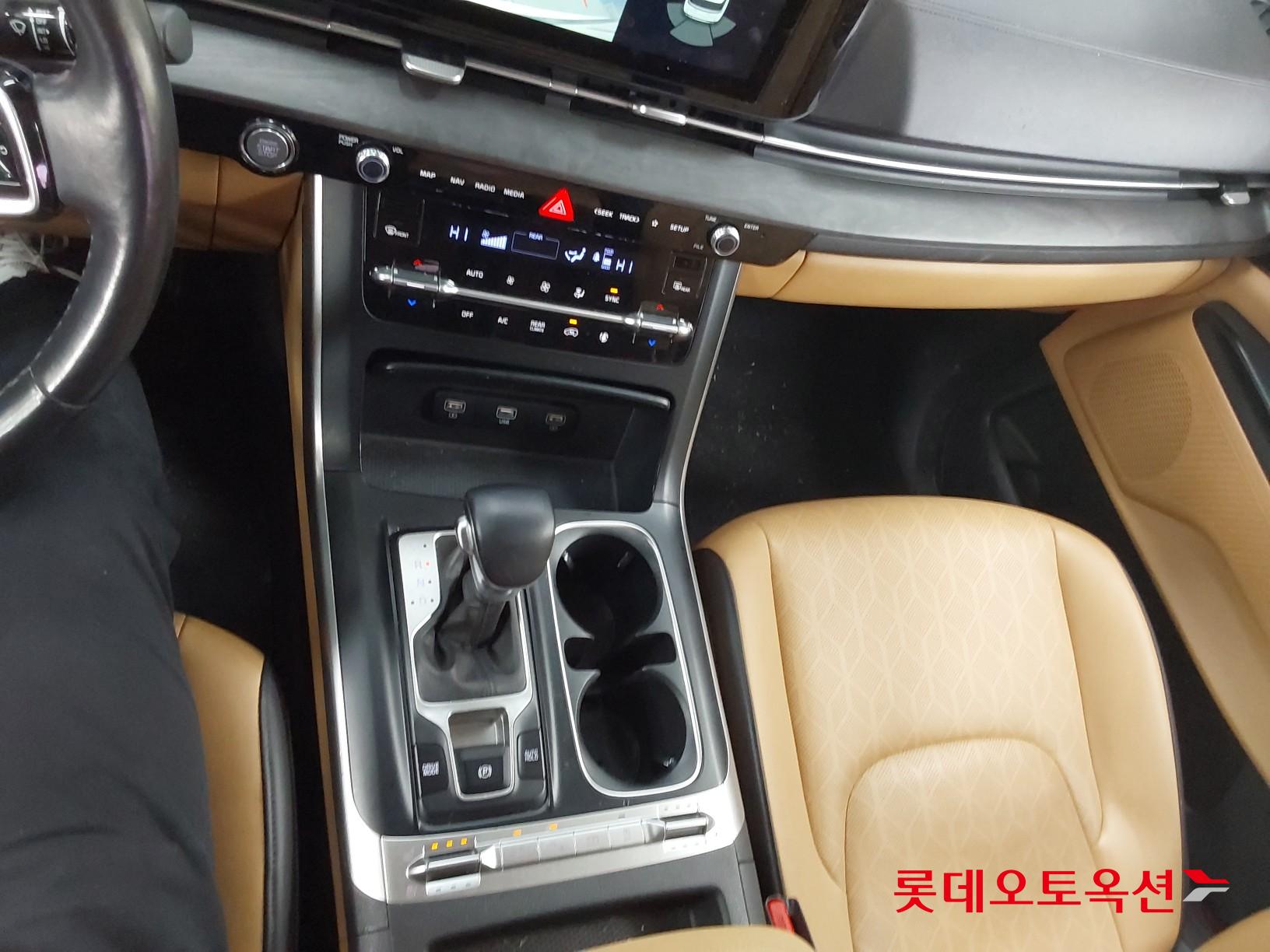 Kia Carnival 2021 - Image 35