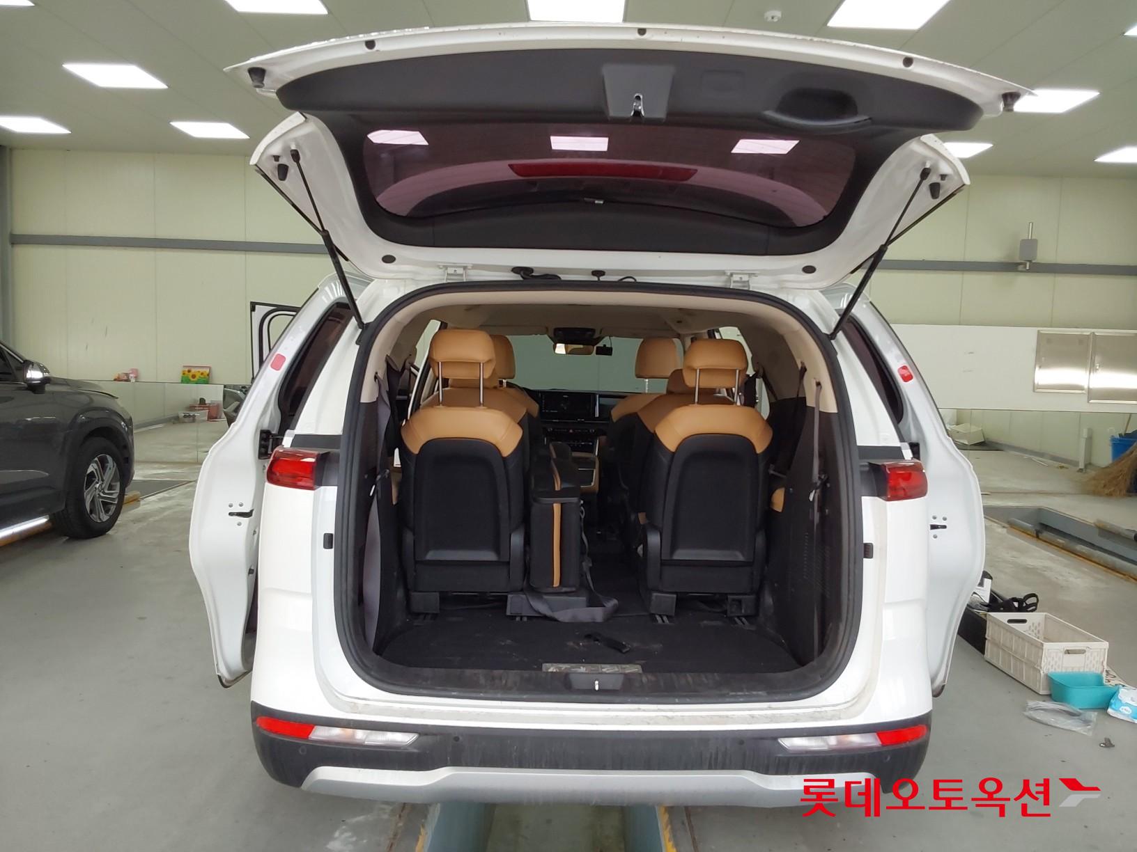 Kia Carnival 2021 - Image 9