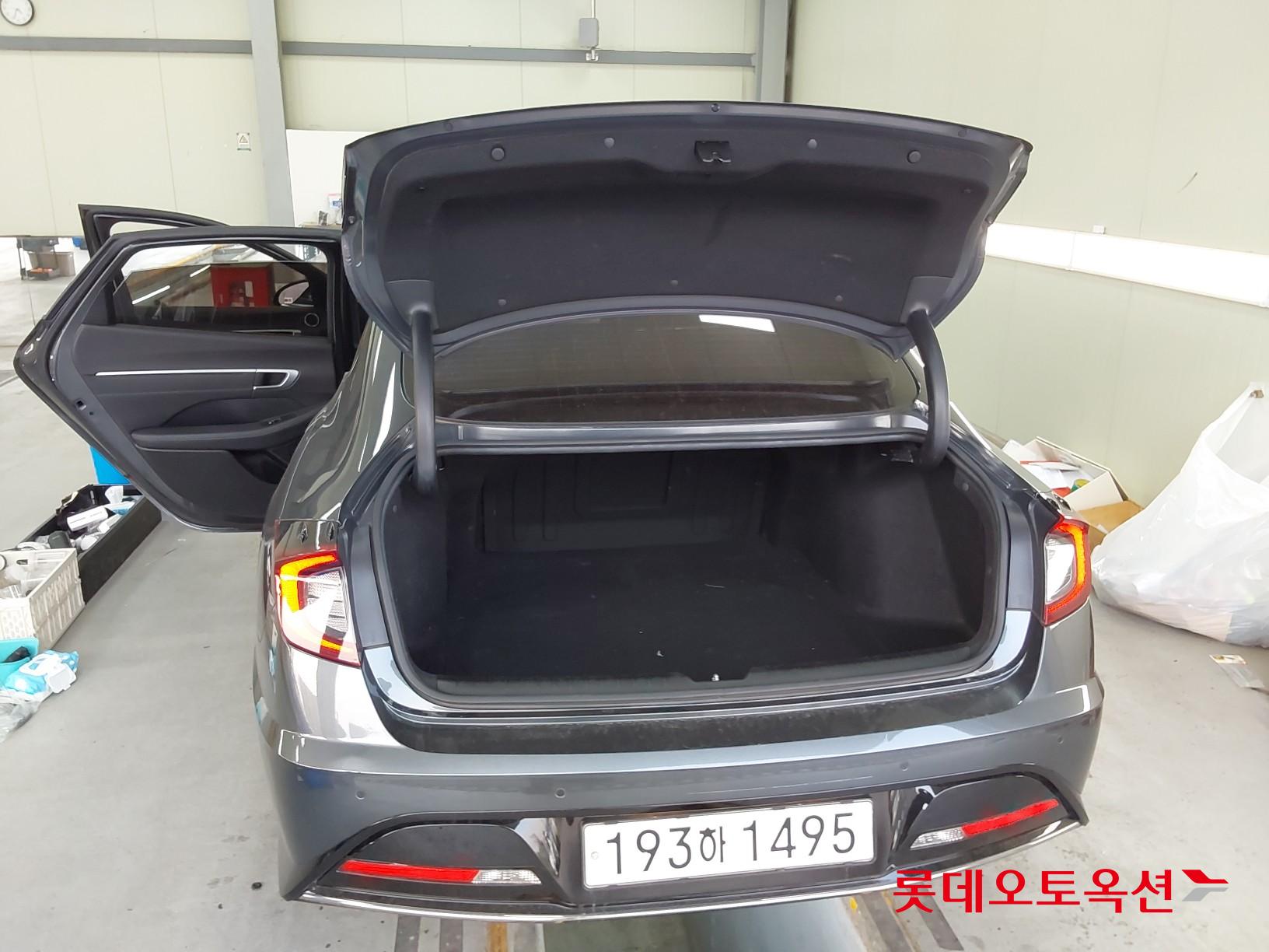 Hyundai Sonata 2022 - Image 9