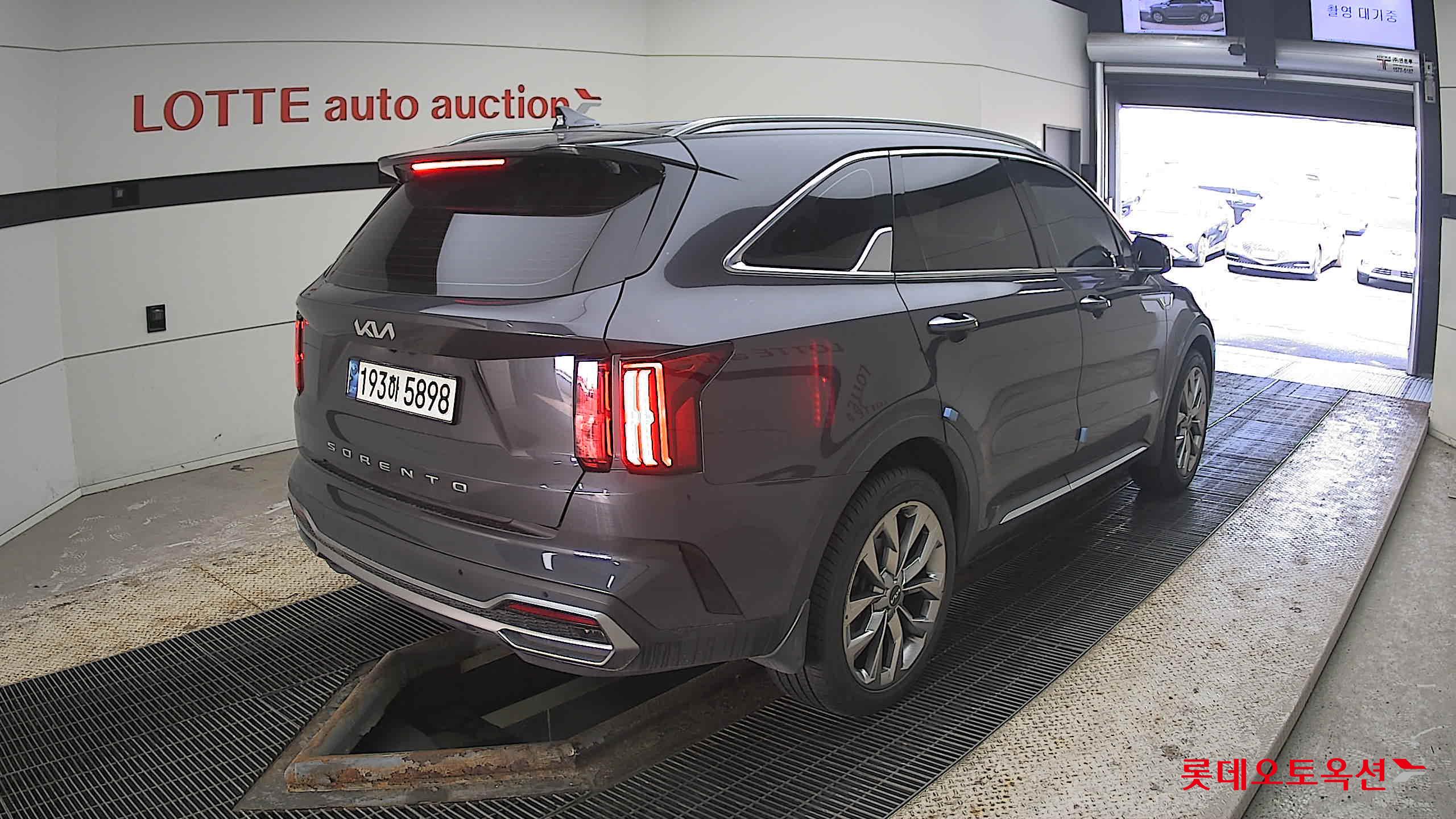 كيا سورينتو 2022 - صورة 5