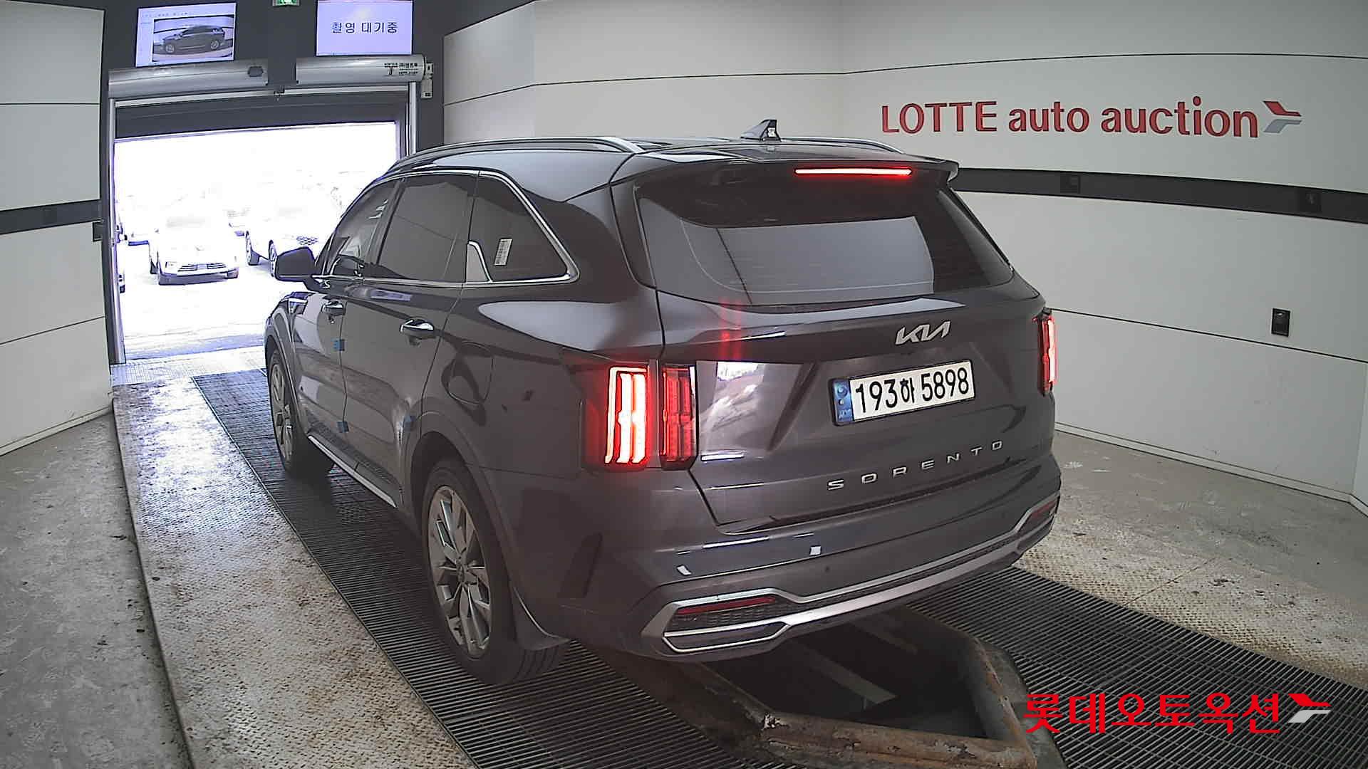 كيا سورينتو 2022 - صورة 16